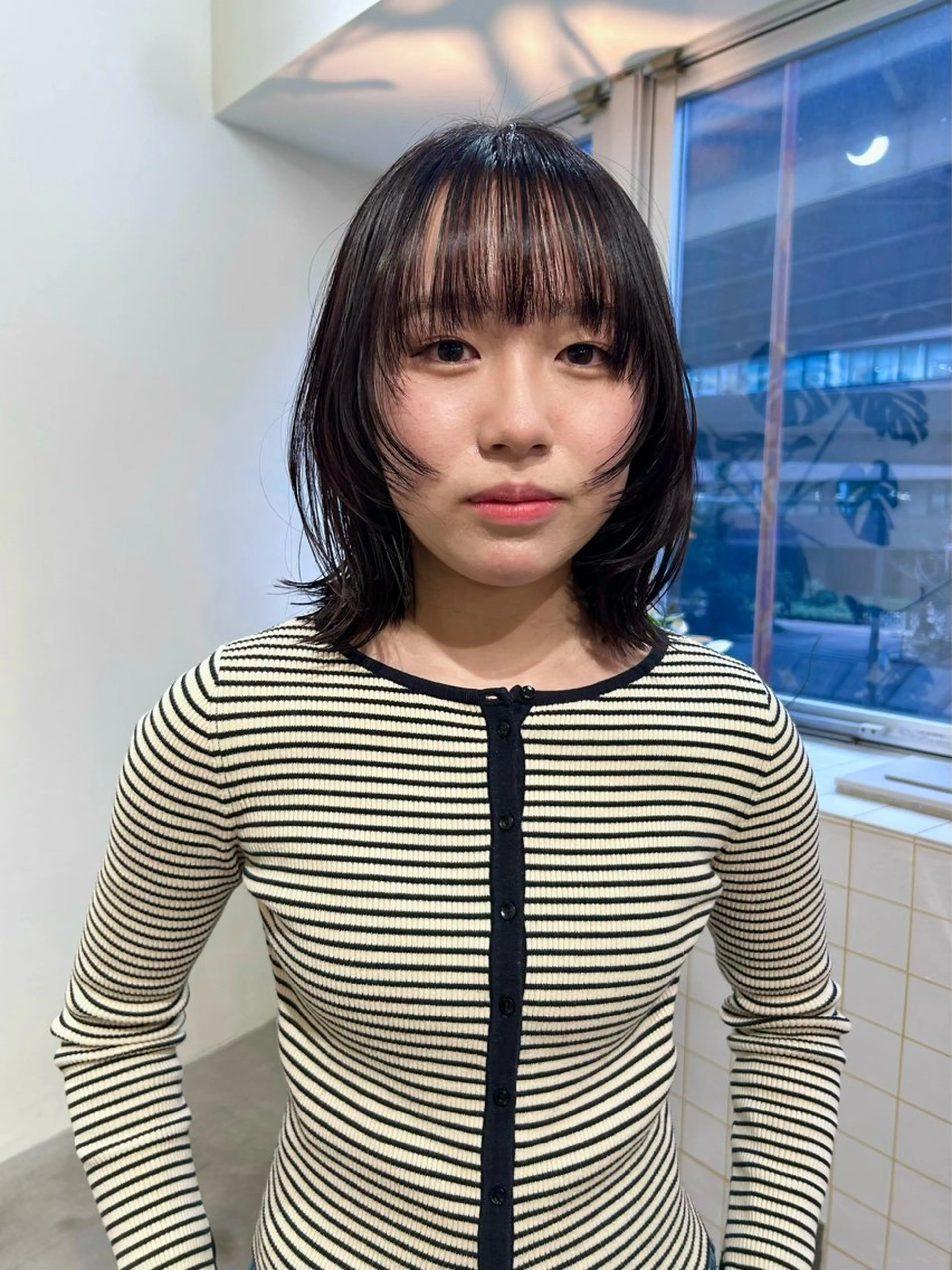 ミディアム ミディアムパーマ レイヤーカット 似合わせカット みうら ありさのヘアスタイル