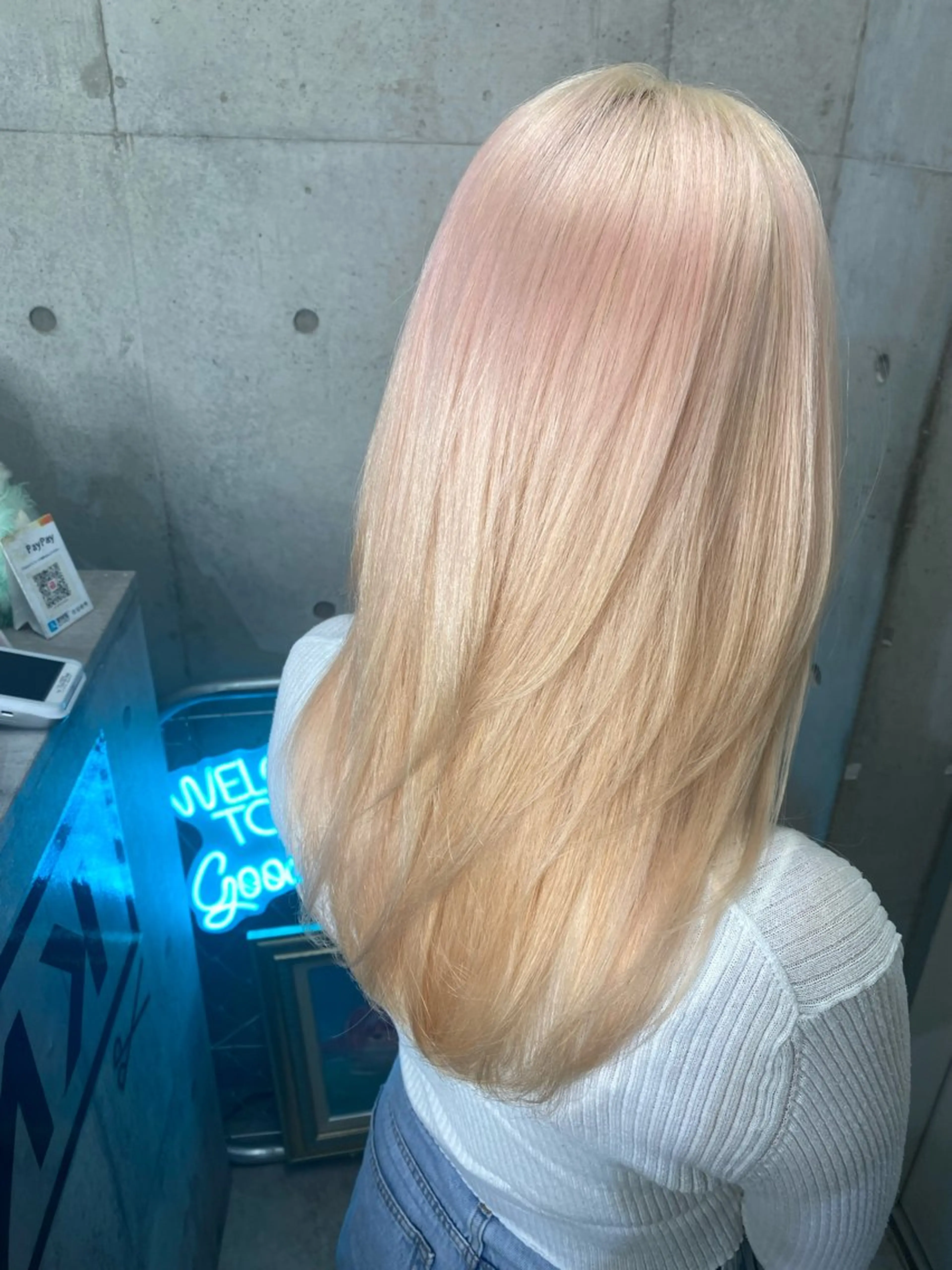 ロング カラー ヘアアレンジ 抜きっぱなしブロンド ブロンド グラデーションカラー ピンクカラー 國分 伸也のヘアスタイル