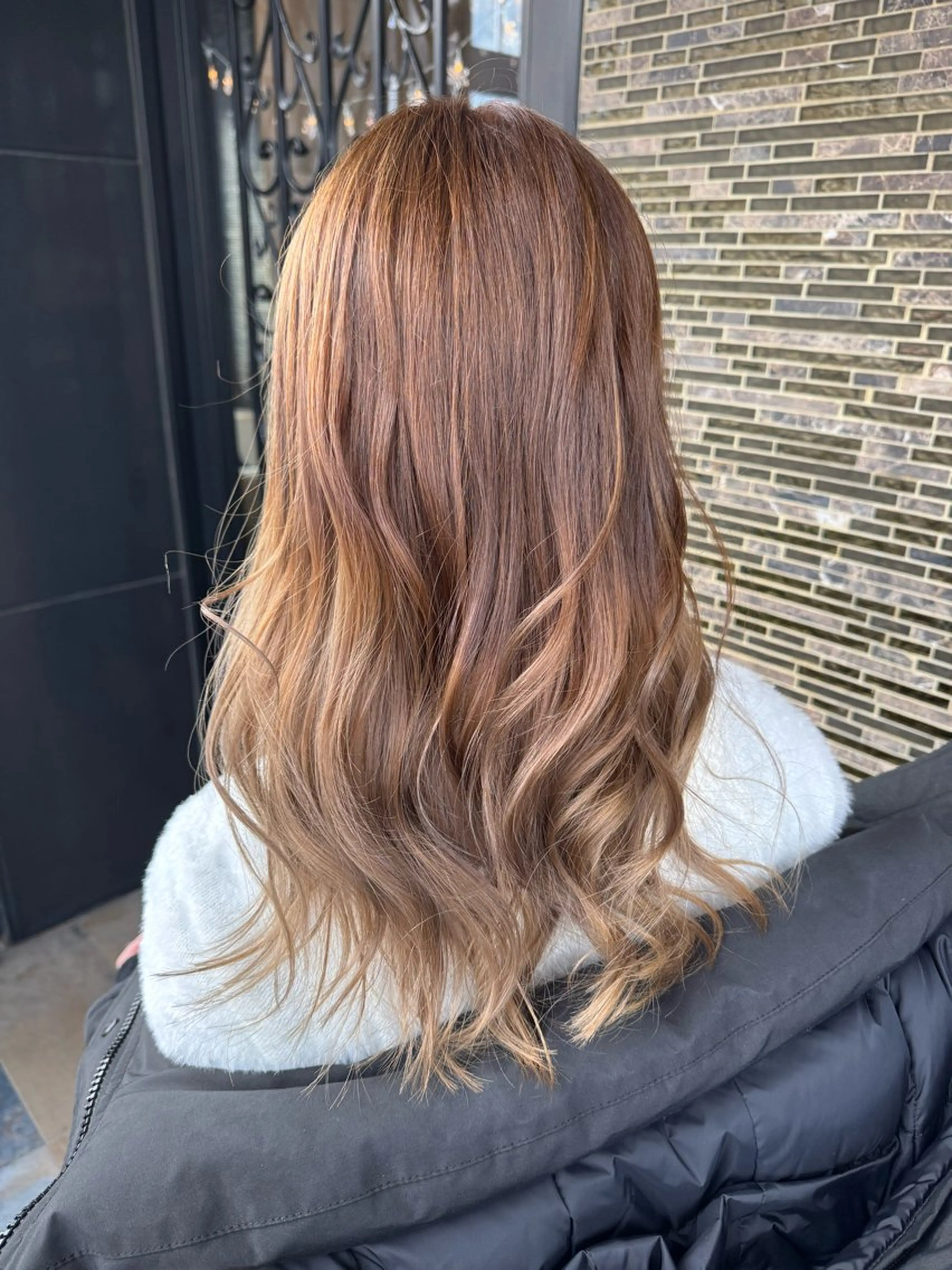 ロング ヘアカラー 鈴木 彩女のヘアスタイル