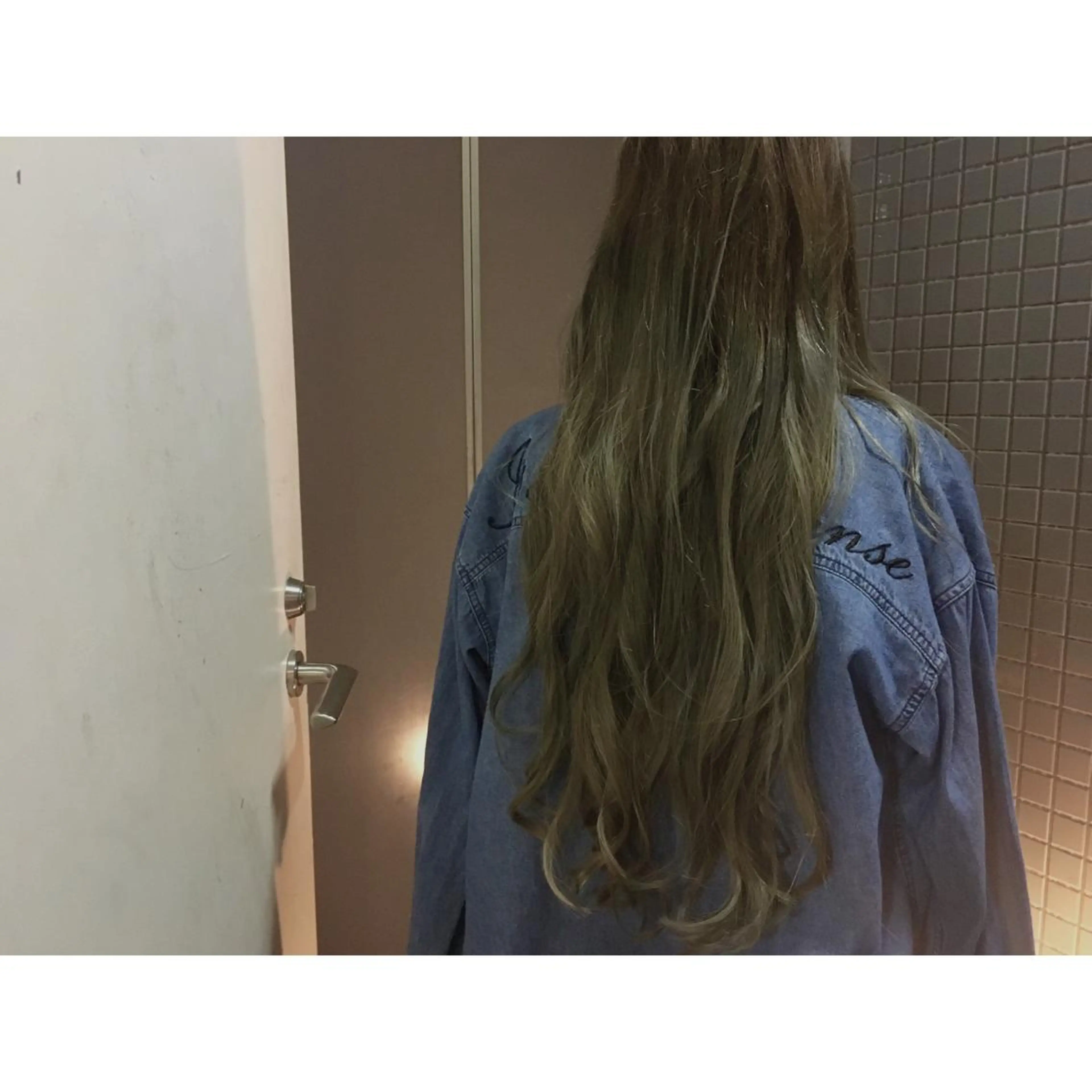 ロング カラー ブリーチ グラデーションカラー 中牧 亜弥のヘアスタイル