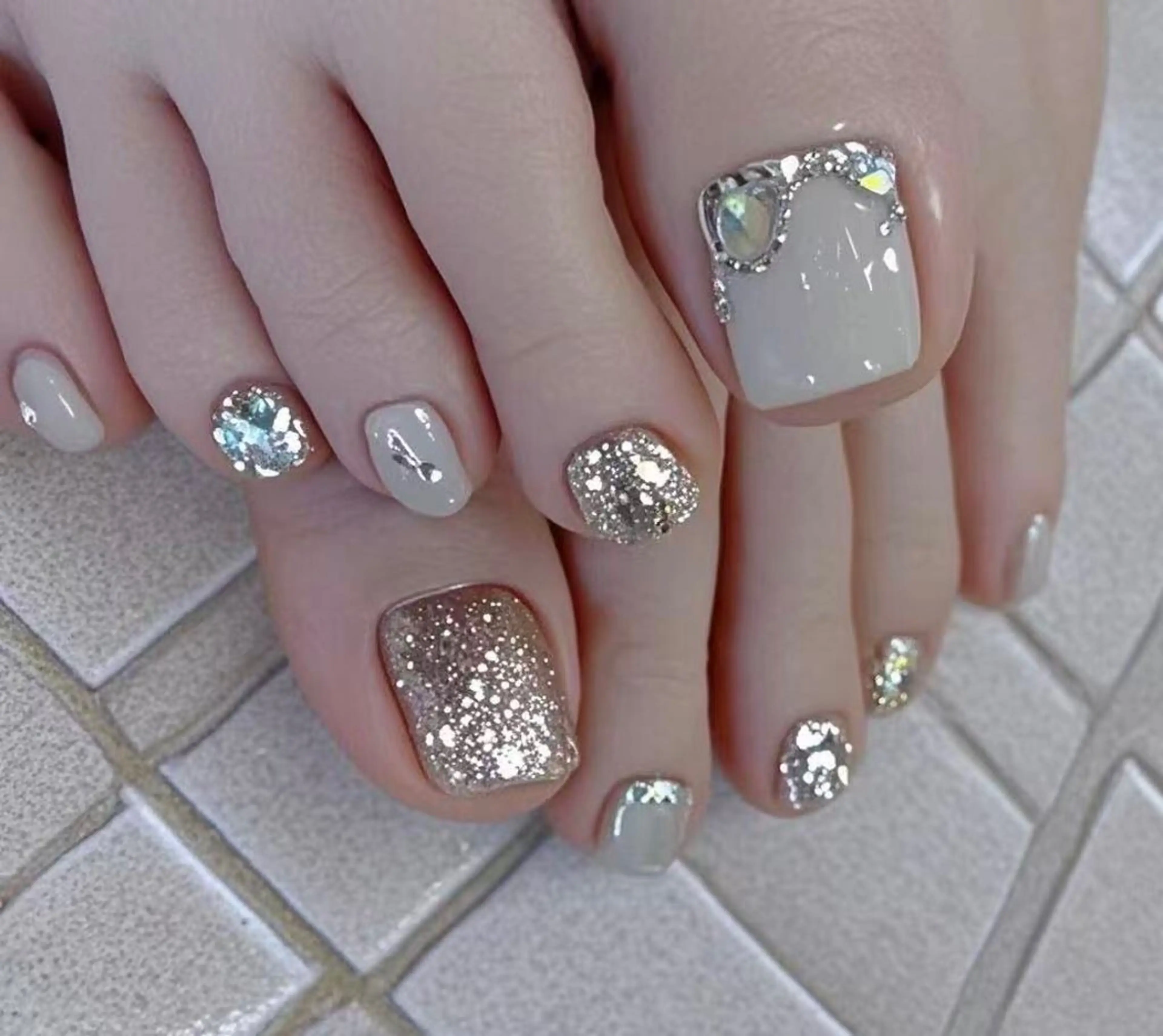 ネイル 小 雨のネイルデザイン