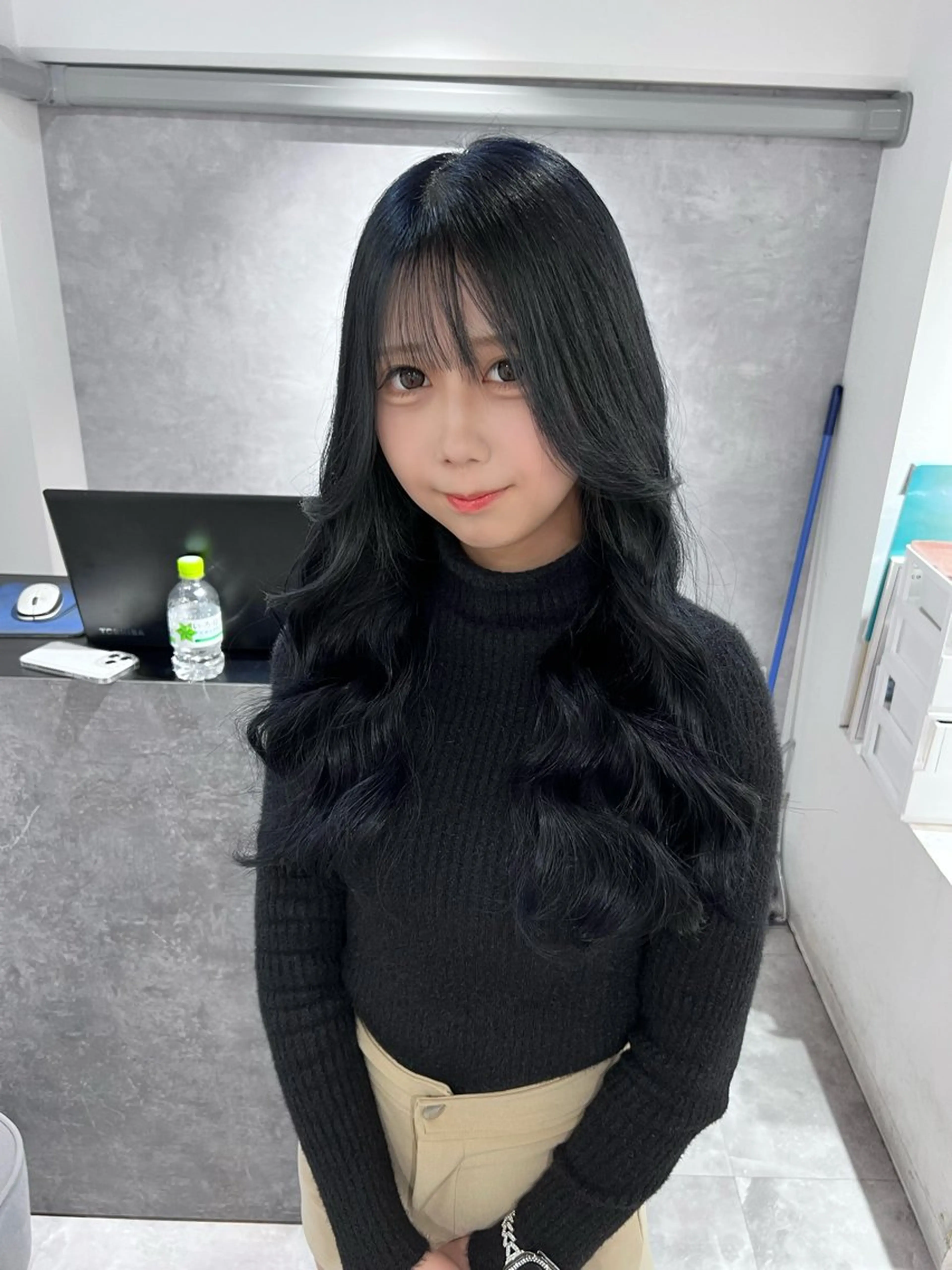 ロング カラー 黒髪 ブリーチ 透明感カラー 顔周りカット レイヤーカット 透明感/レイヤー 🇰🇷tomonaのヘアスタイル