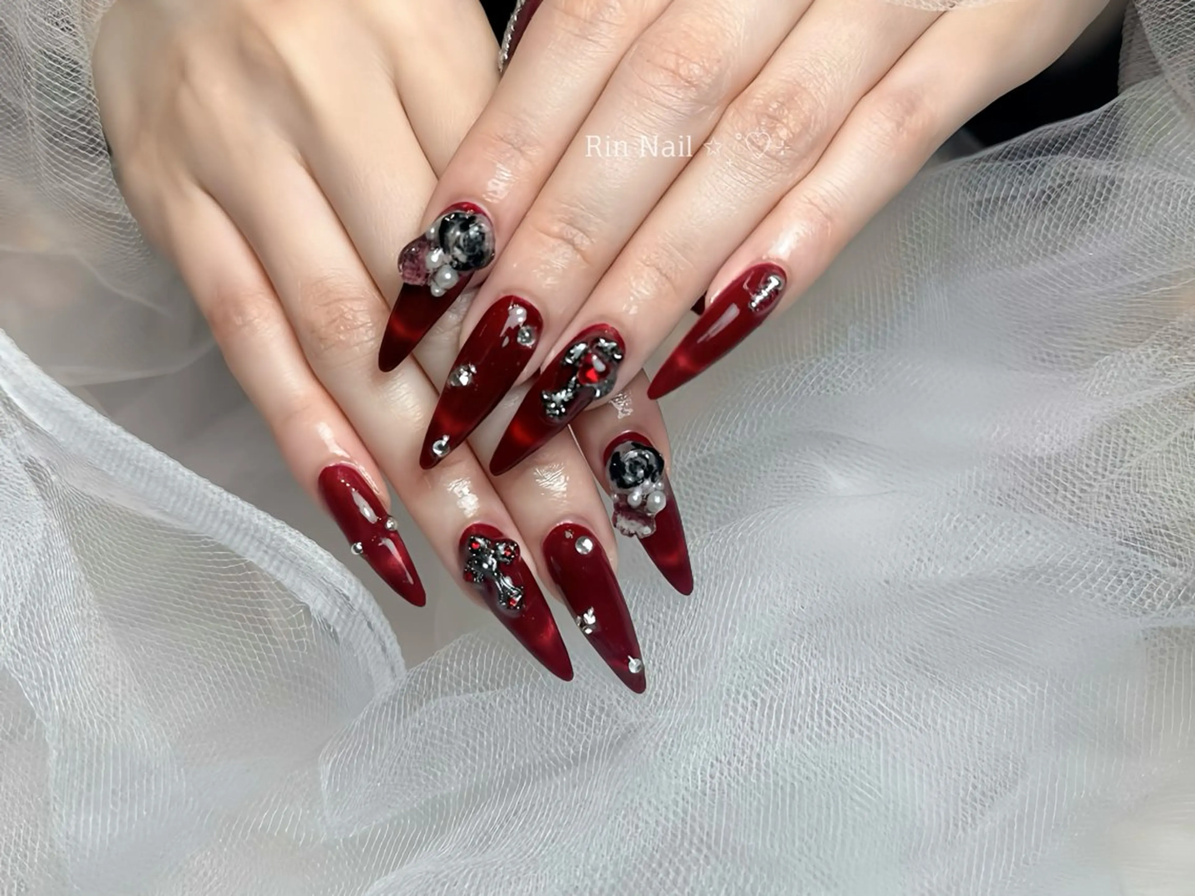 ネイル ボルドー フレンチネイル グラデーション キラキラネイル 韓国ネイル ハンドネイル Rin Nail Shinokuboのネイルデザイン