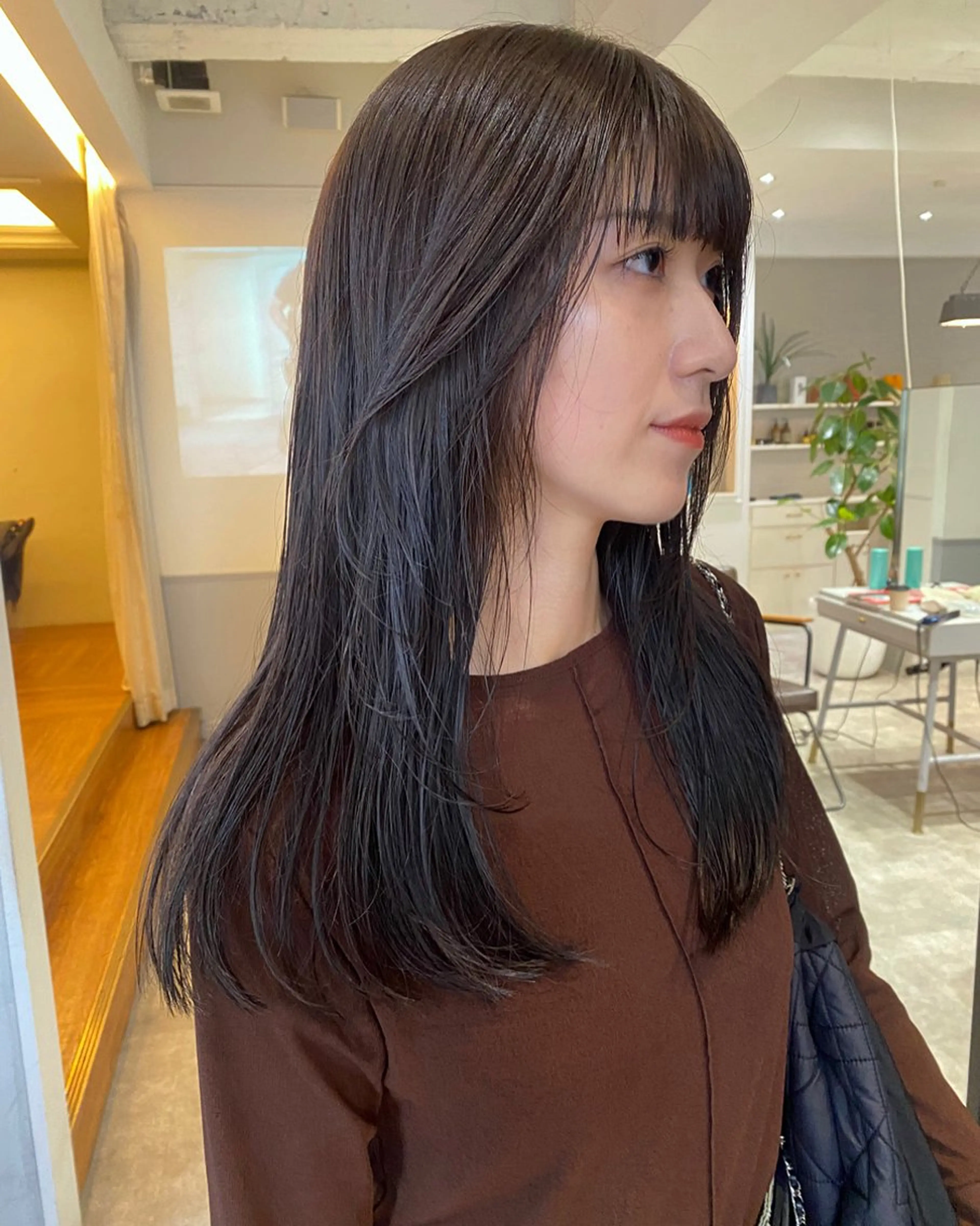 ミディアム 薄暮 マツイ　レンのヘアスタイル