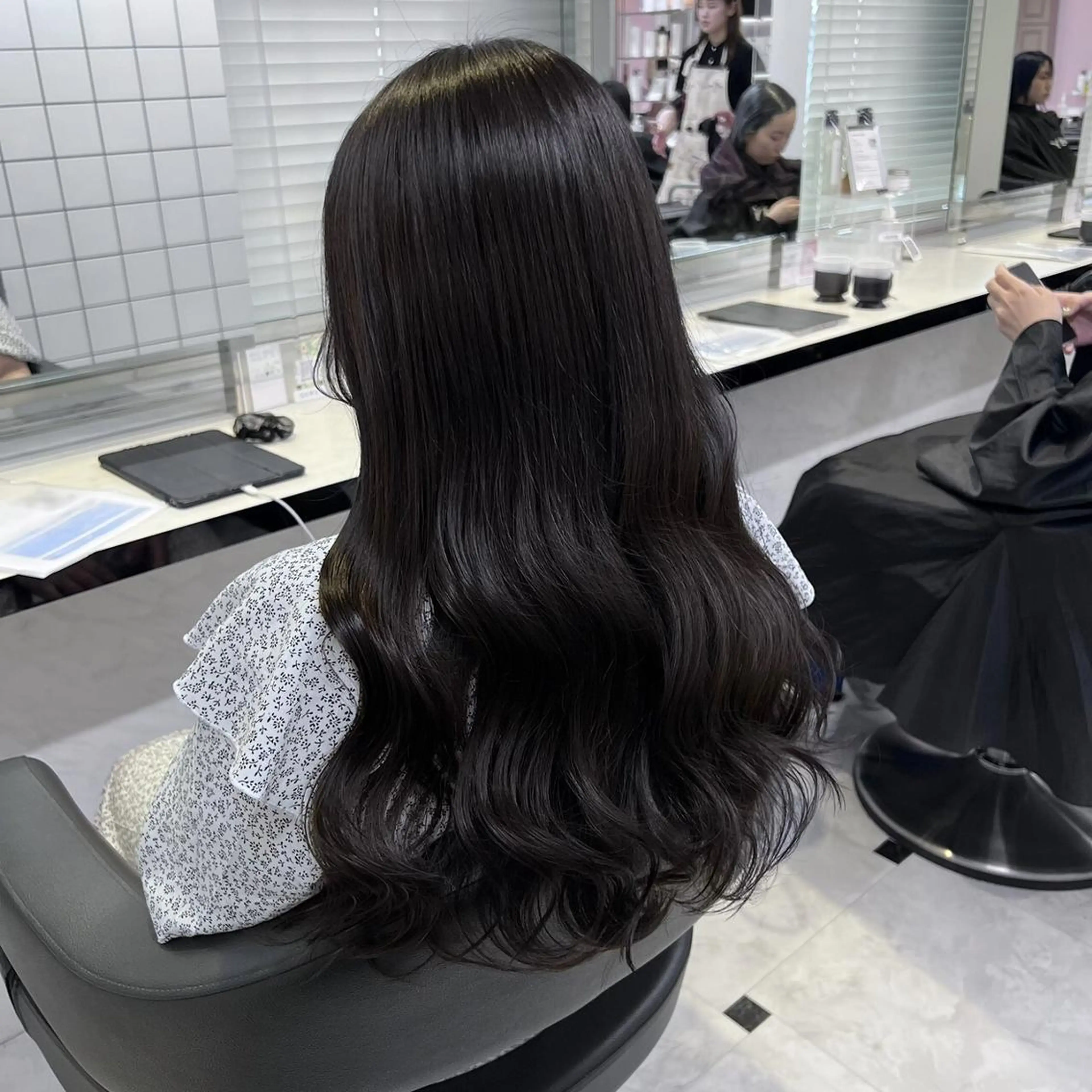 ロング カラー 🦋重くない暗髪🦋 Hana🦋のヘアスタイル