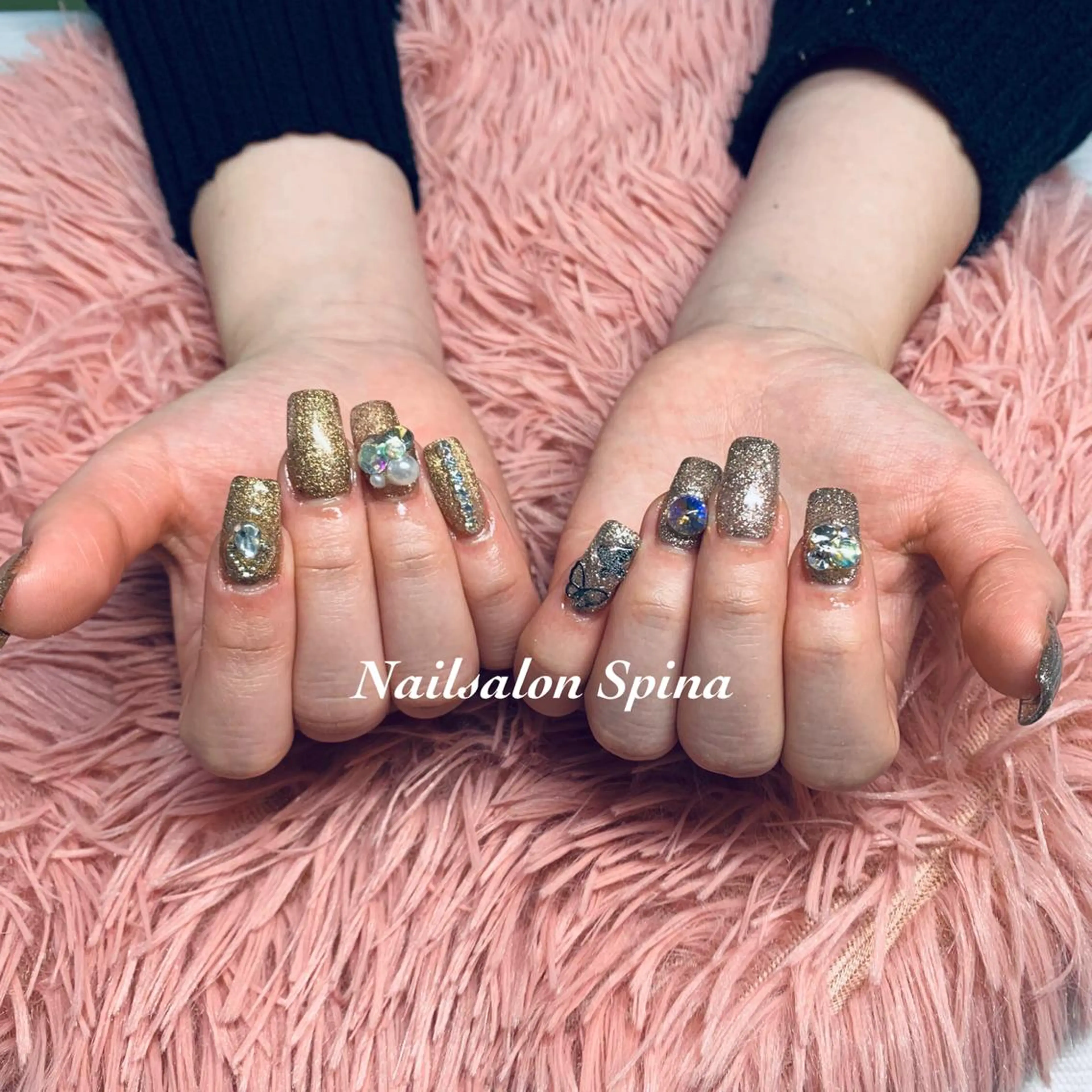 ネイル アートネイル 成人式 ジェルネイル ゴールド キラキラネイル Nail&Eye Spina 琴美のマツエク・マツパデザイン