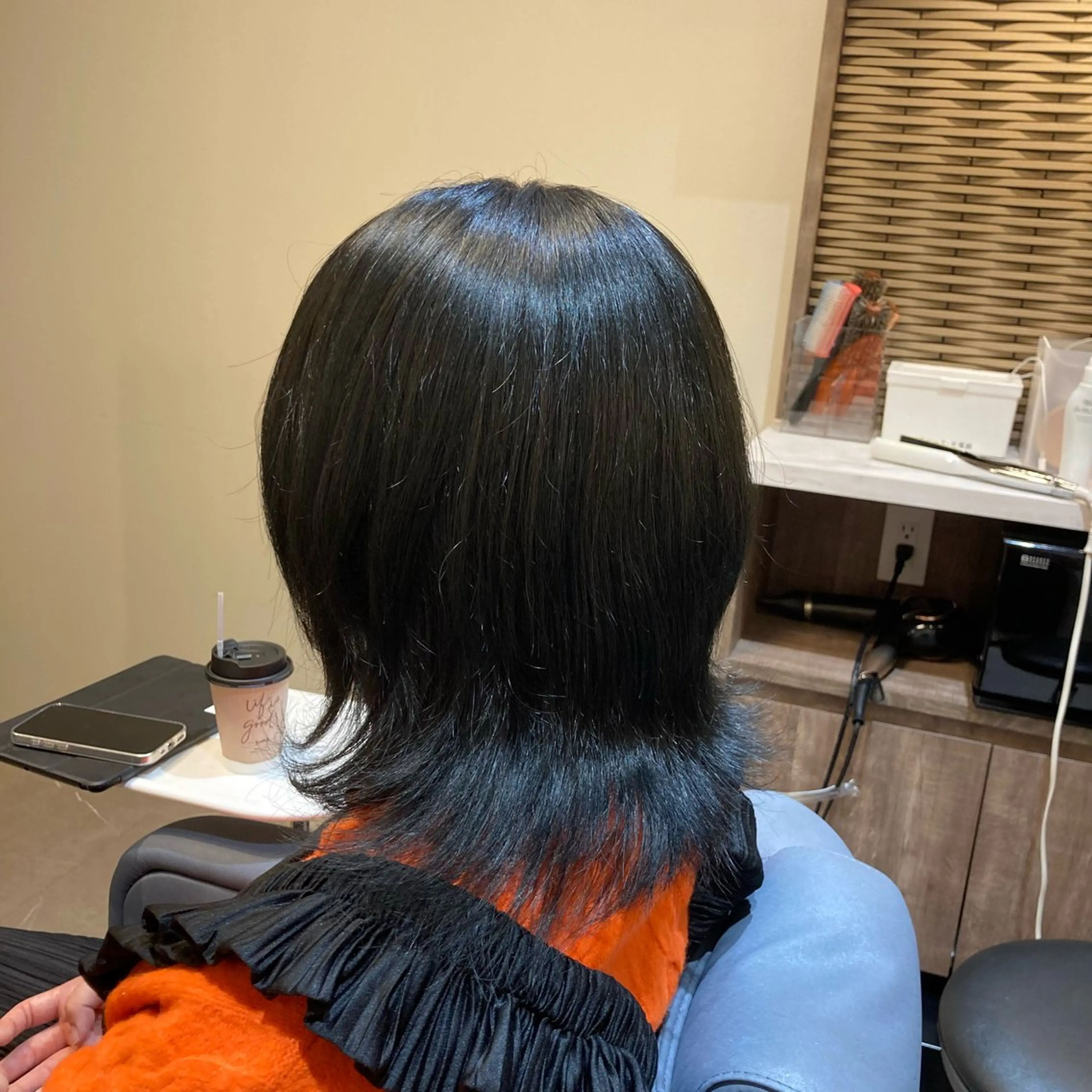 セミロング カラー 黒髪 ブリーチ ブルーカラー ブルーブラック ブリーチなしカラー ピンクカラー🎀 米津 美佑のヘアスタイル