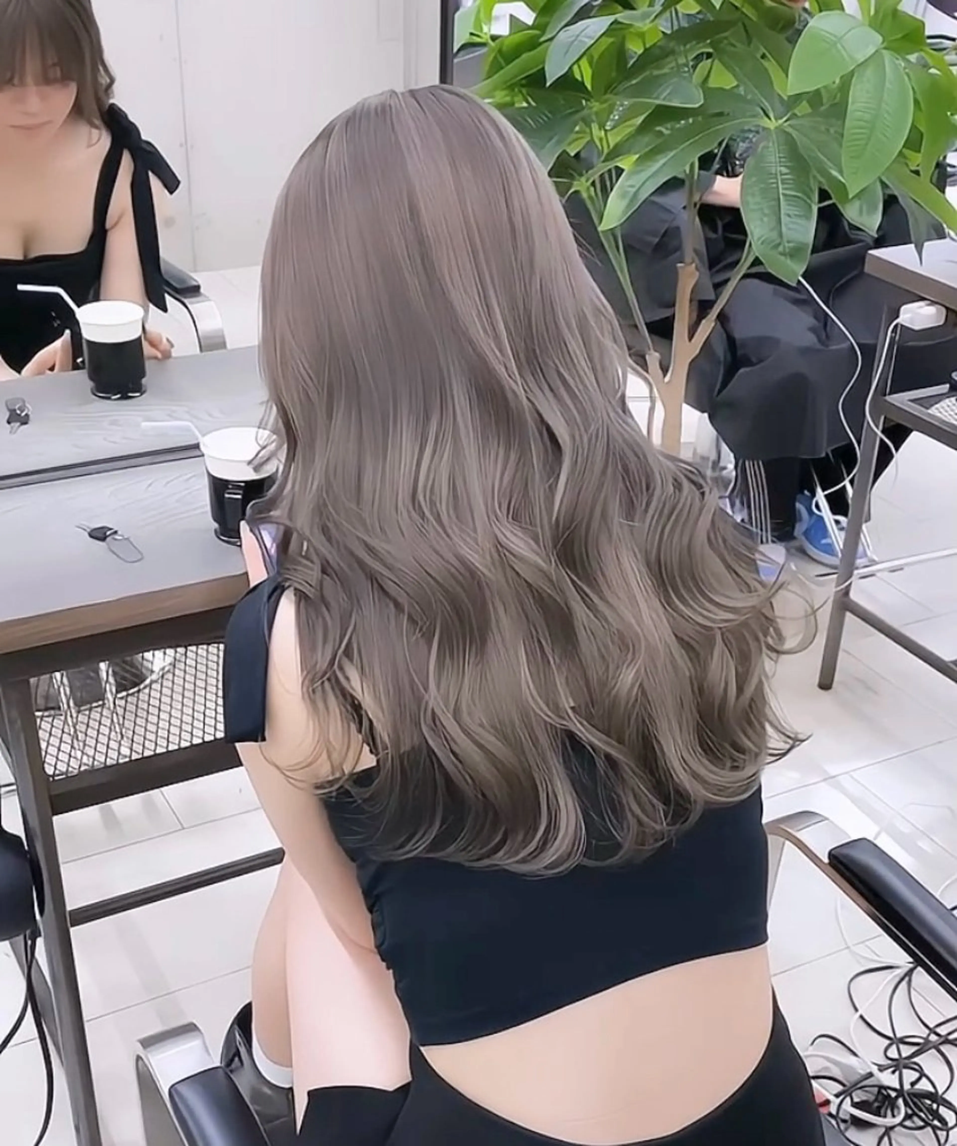 ロング カラー ミルクティー・ピンク 甘モテカラー/emaのヘアスタイル
