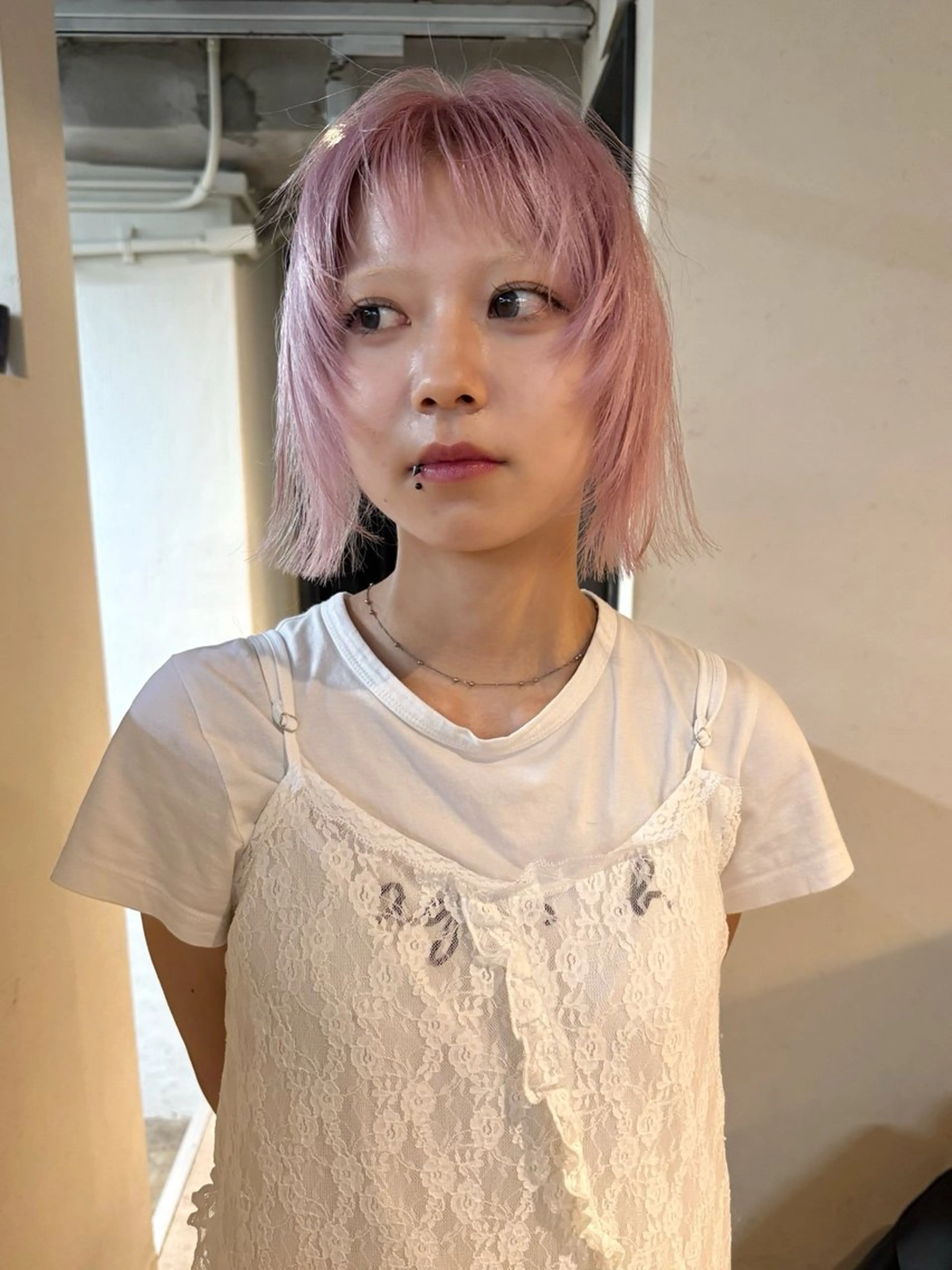 ショート カラー ヘアアレンジ 顔周りカット 丸山渉/表参道 レイヤーボブのヘアスタイル
