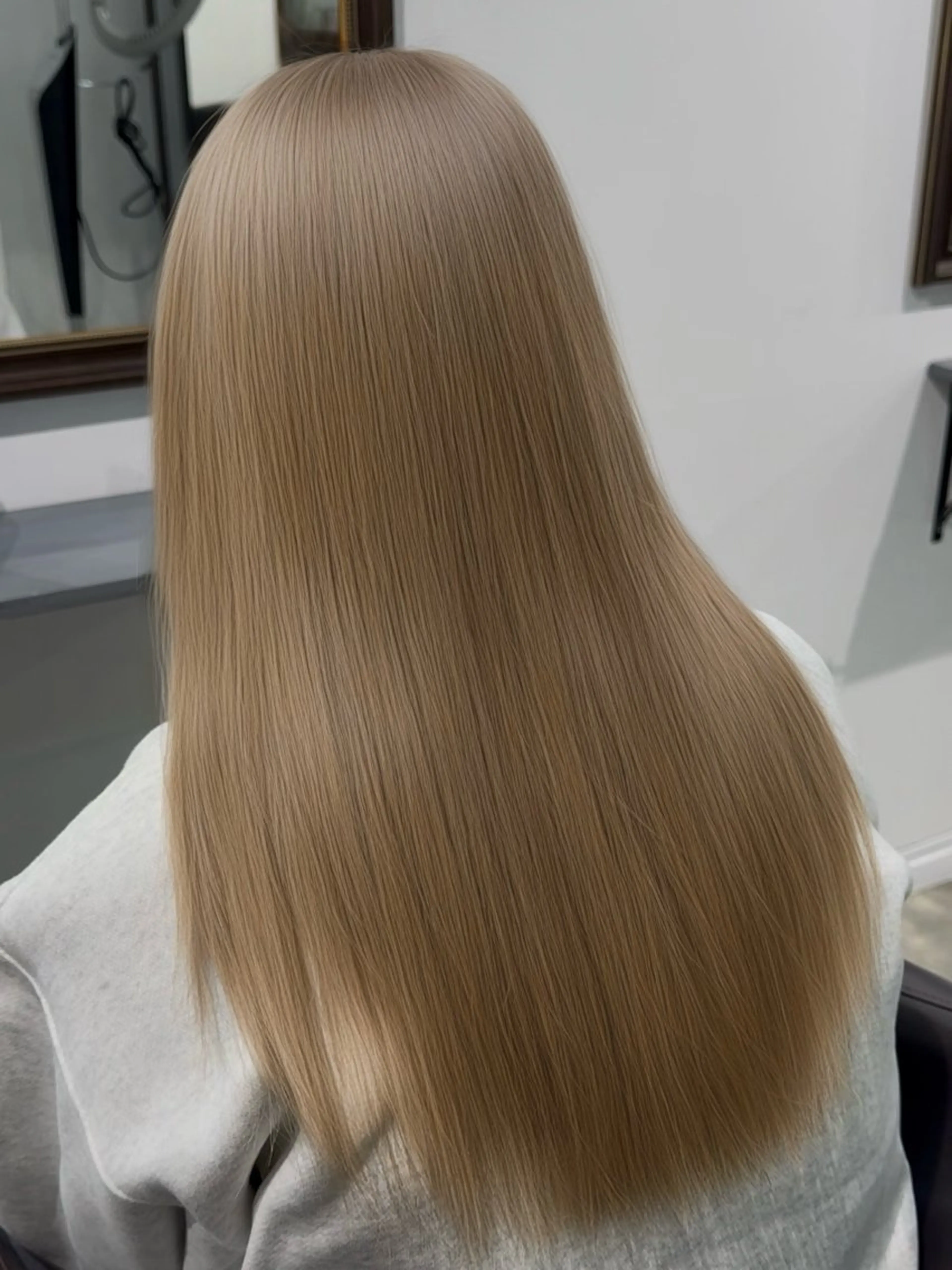 セミロング カラー ケアブリーチ/ili 村上佳那多のヘアスタイル