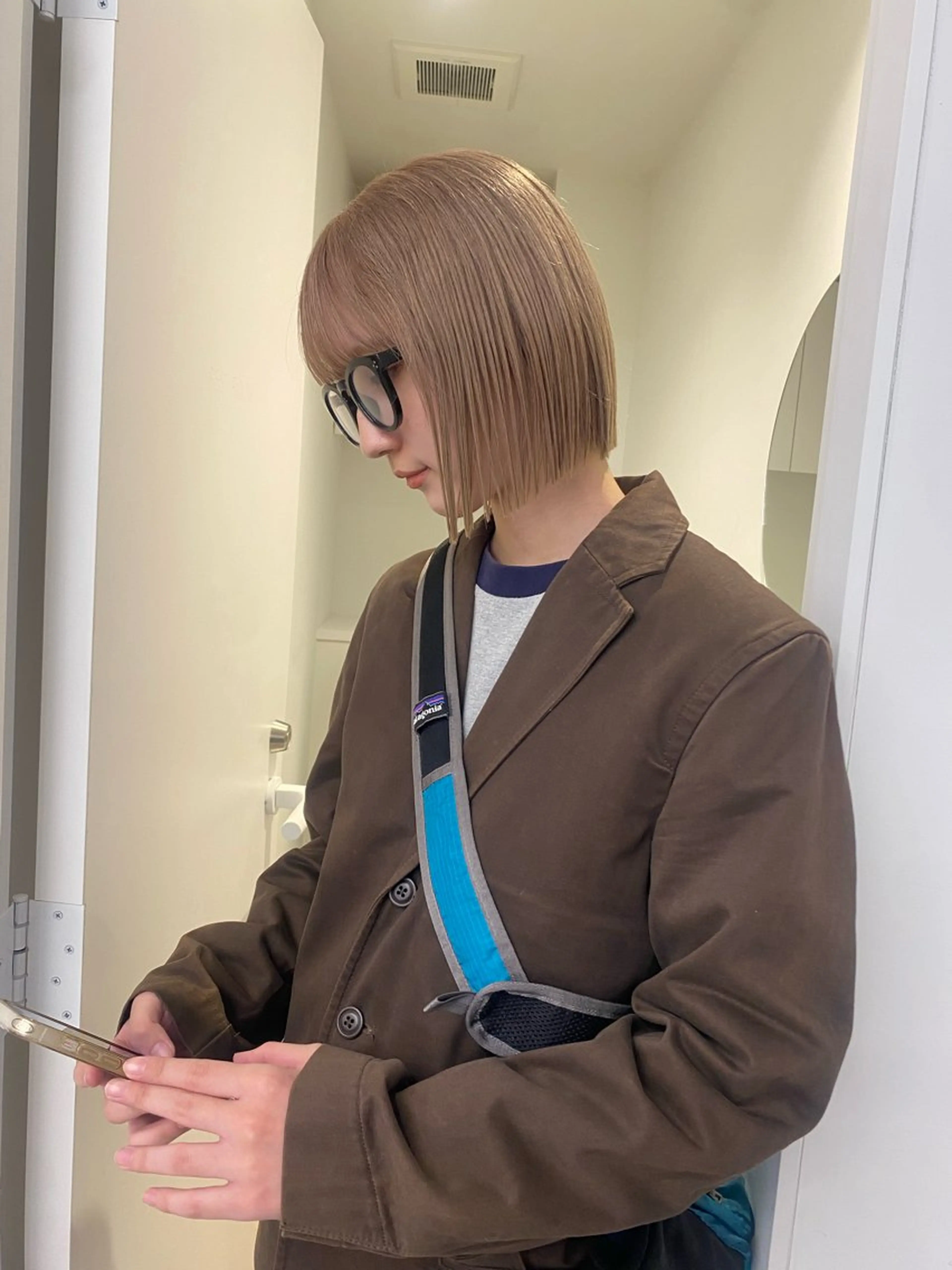 ショート カラー ベージュカラー ブリーチ ミルクティーベージュ ボブ/ハイトーン REINAのヘアスタイル