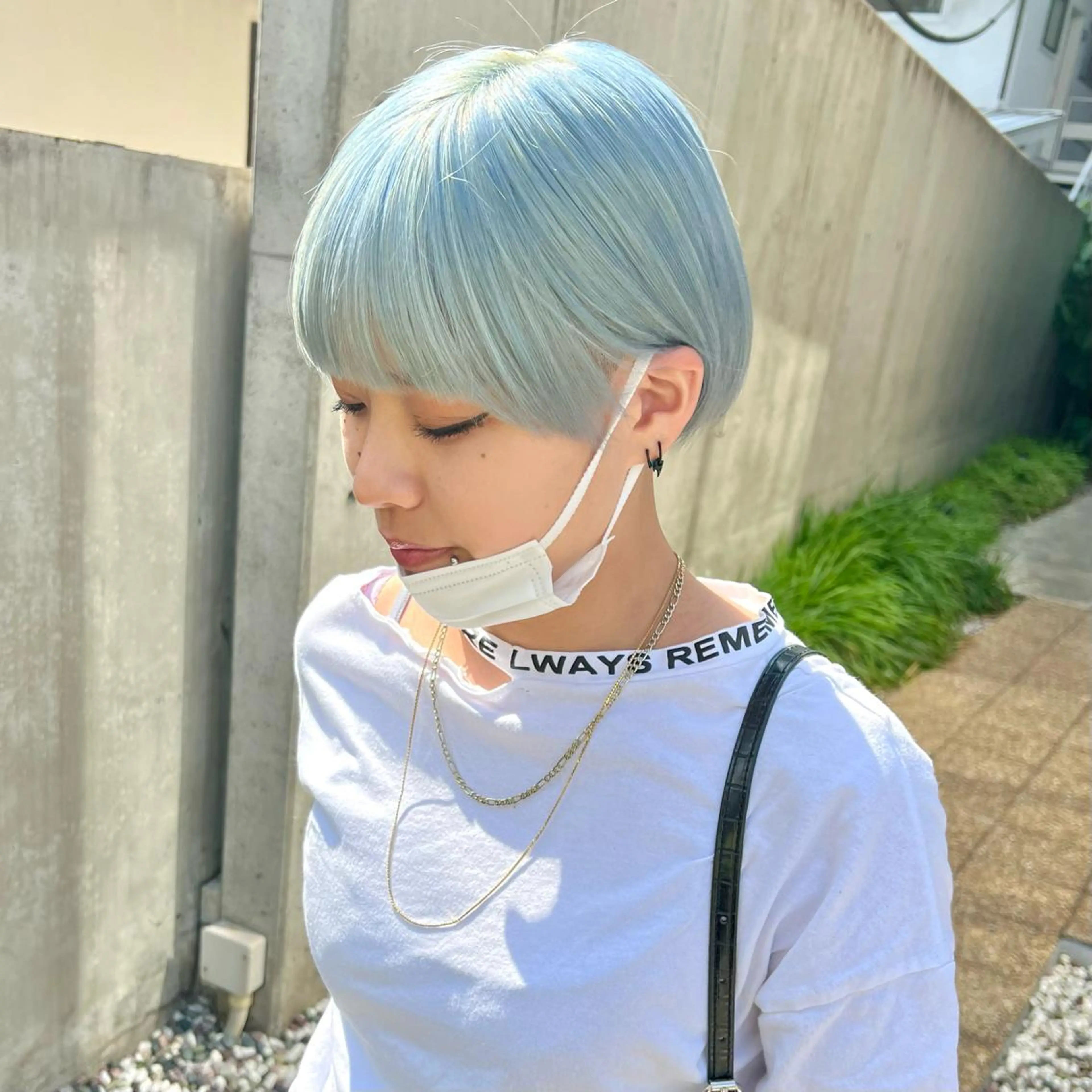 ショート カラー ブリーチ ブルーカラー ハイトーンカラー ケアブリーチ×ハイト ーン専門/SHOTAのヘアスタイル