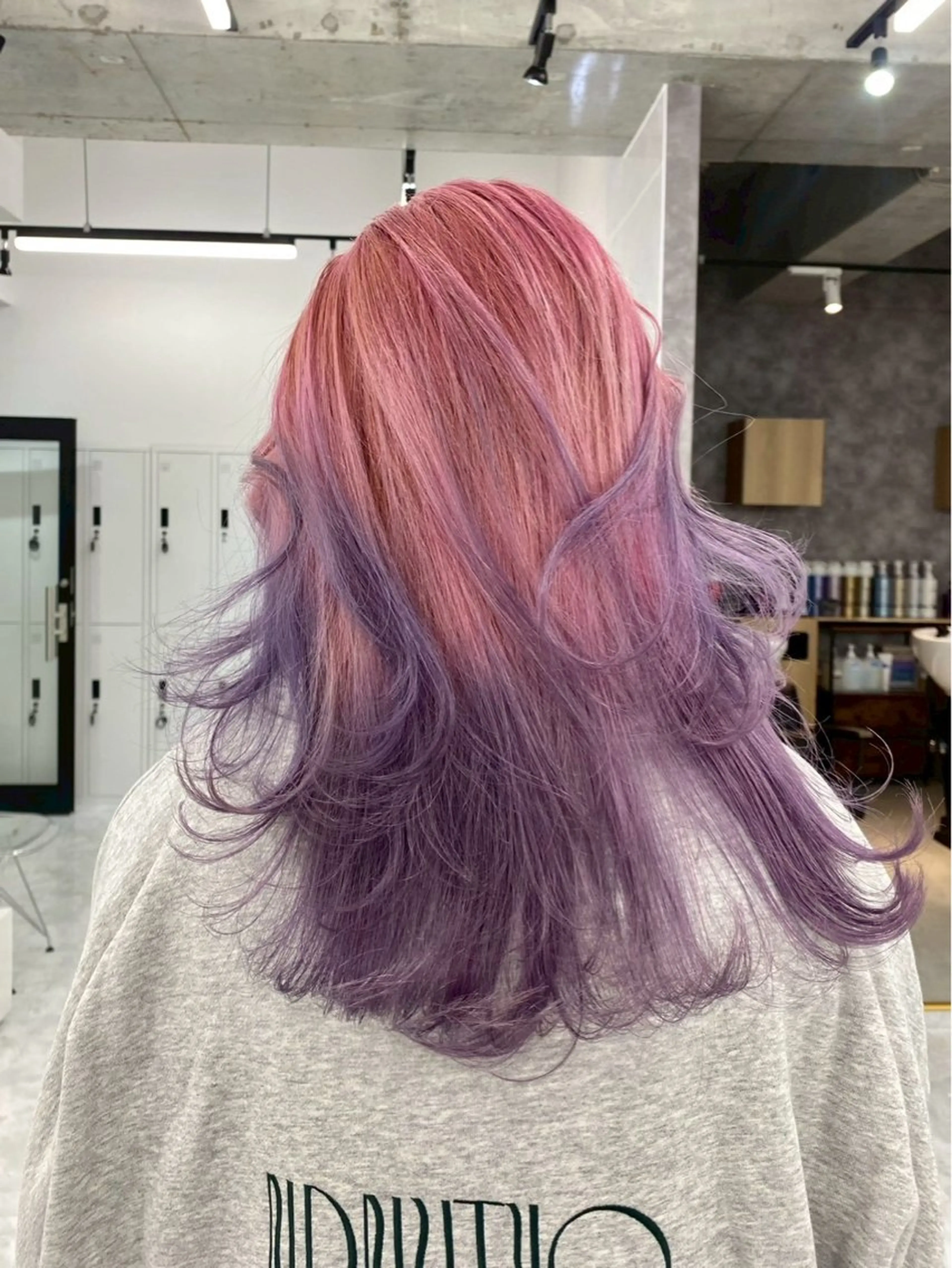 カラー フジマ ハルナのヘアスタイル