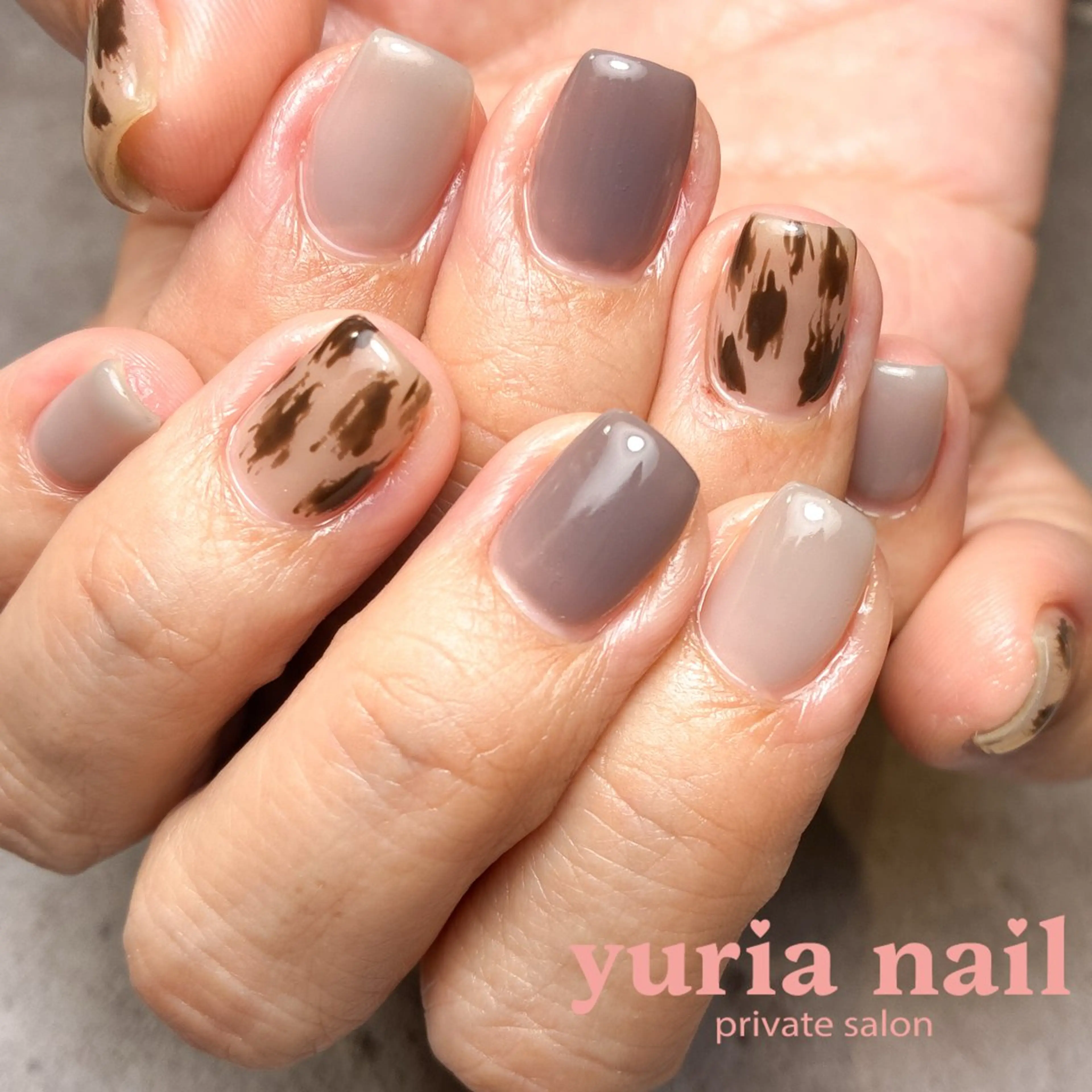 ネイル アニマル柄 アートネイル ブラウン ジェルネイル ハンドネイル 小林 ゆりあのネイルデザイン