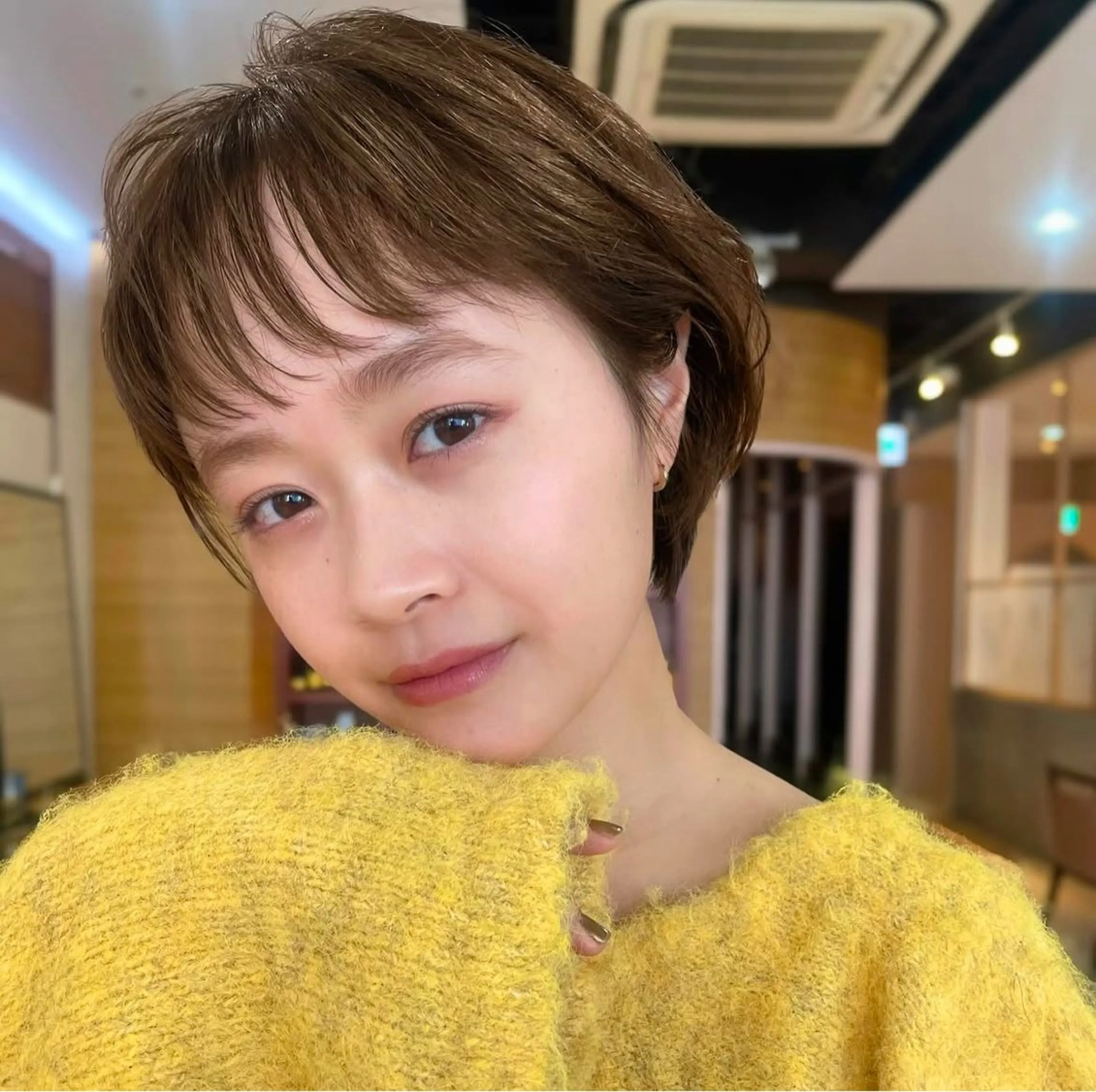 ショート カラー ベージュカラー オリーブベージュ ショートヘア 顔まわり🥨レイヤー /透明感/水口舞奈のヘアスタイル