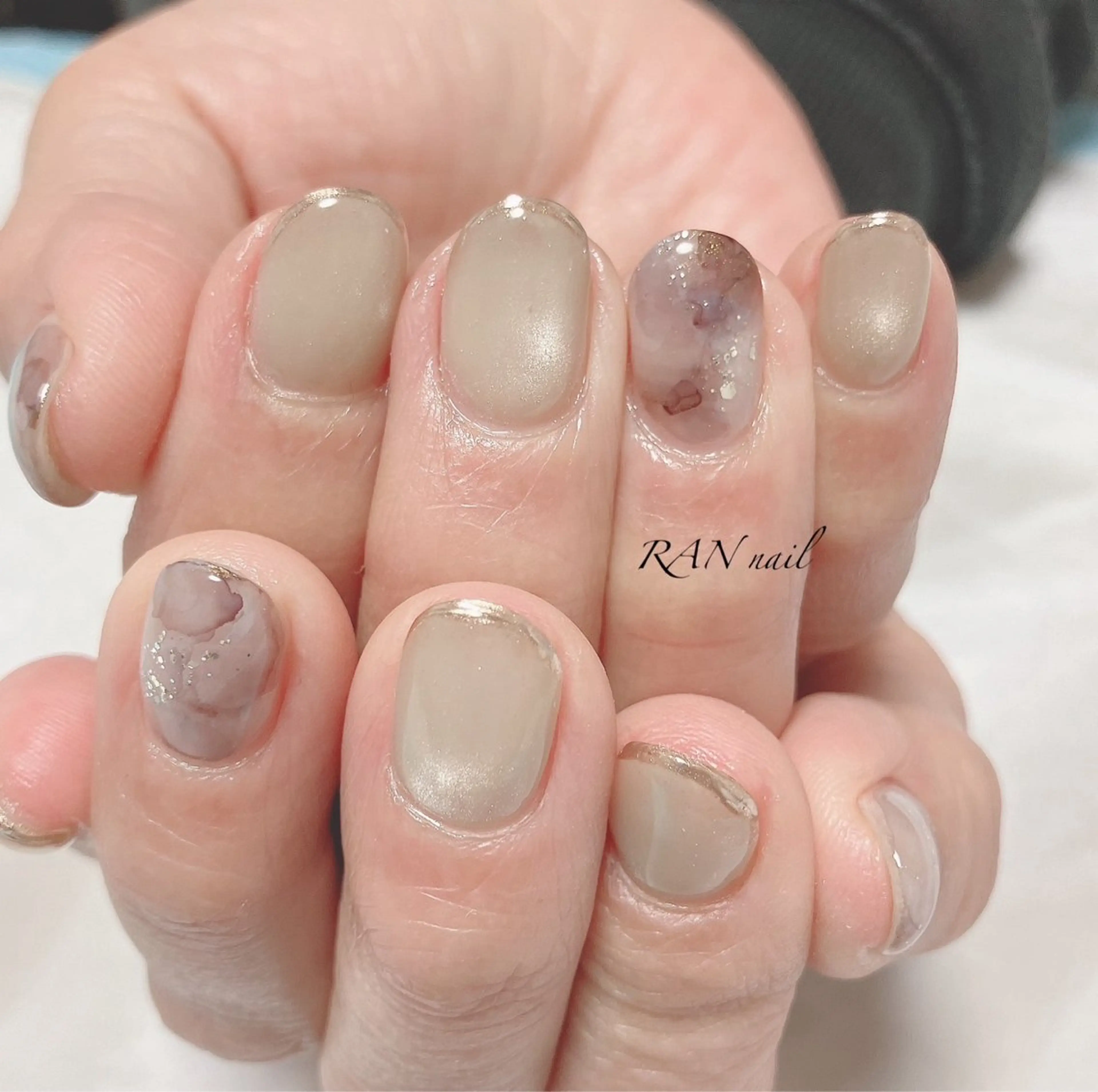 ネイル 卒業式 キラキラネイル マグネットネイル ニュアンスネイル シンプルネイル ハンドネイル フットネイル RAN nailのネイルデザイン