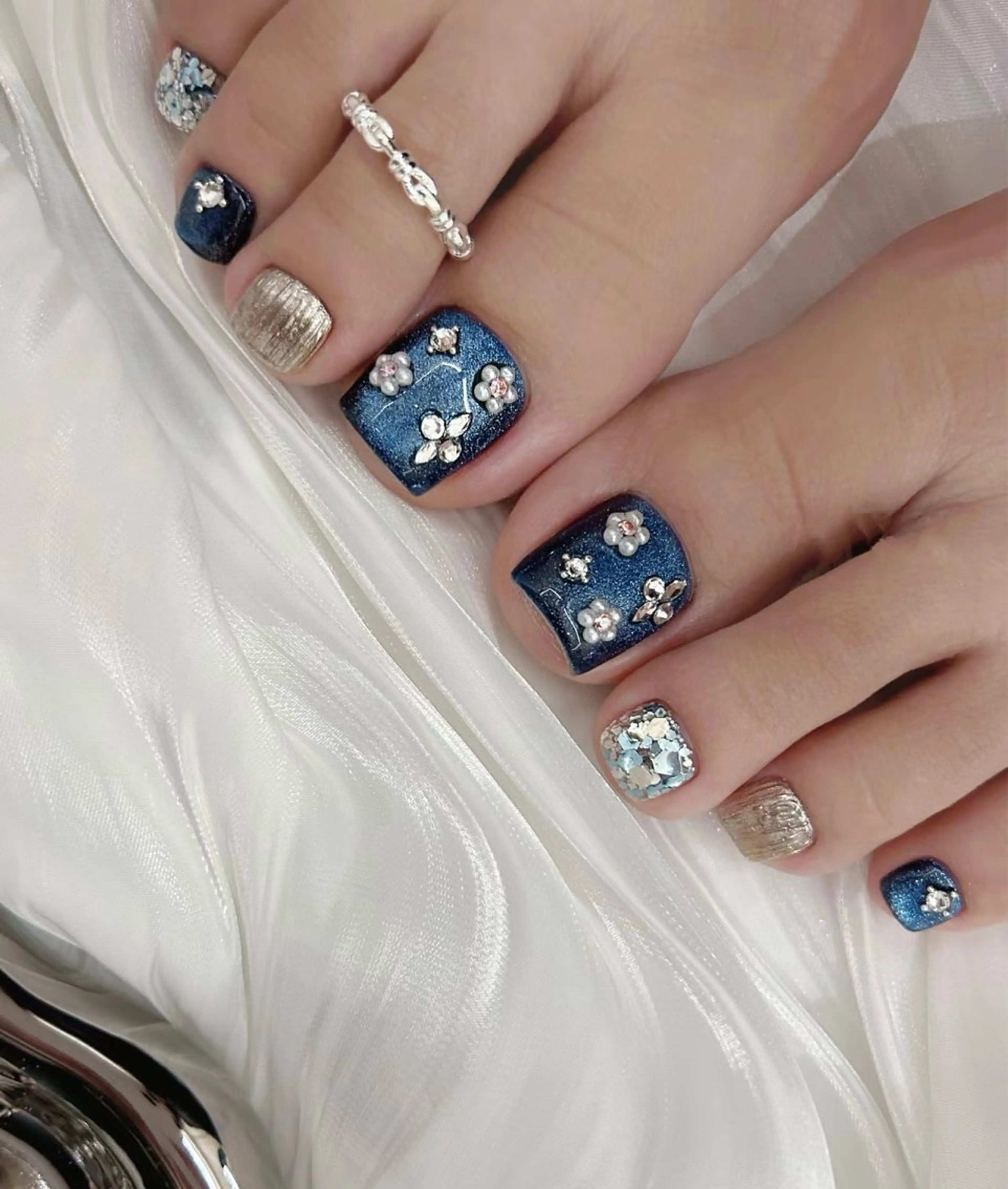 ネイル フットネイル キラキラネイル 持ち込み BabyYouMi nailのネイルデザイン