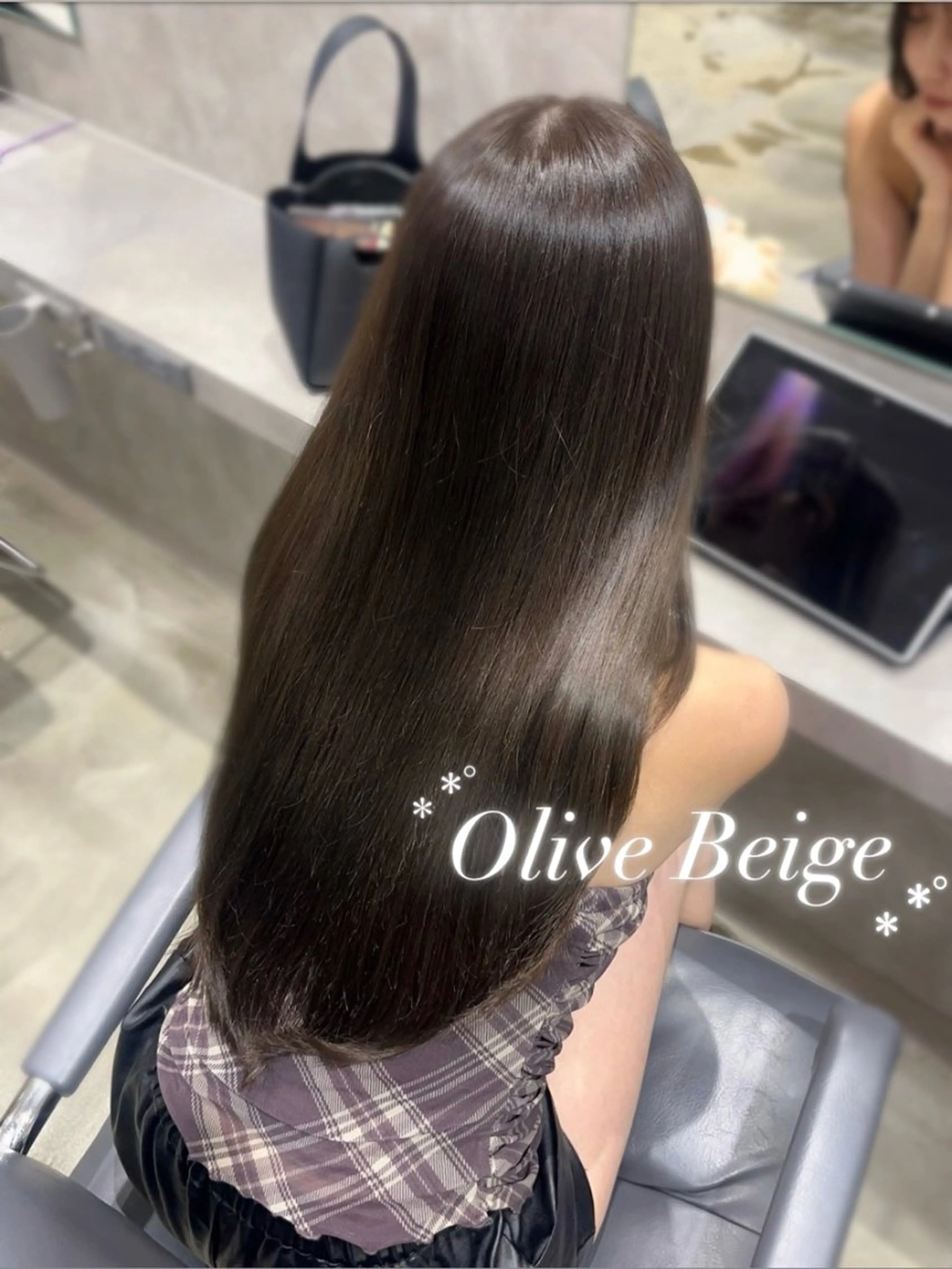 ロング カラー 透明感カラー オリーブカラー ヘアカラー 新宿⋆✦ Maoのヘアスタイル