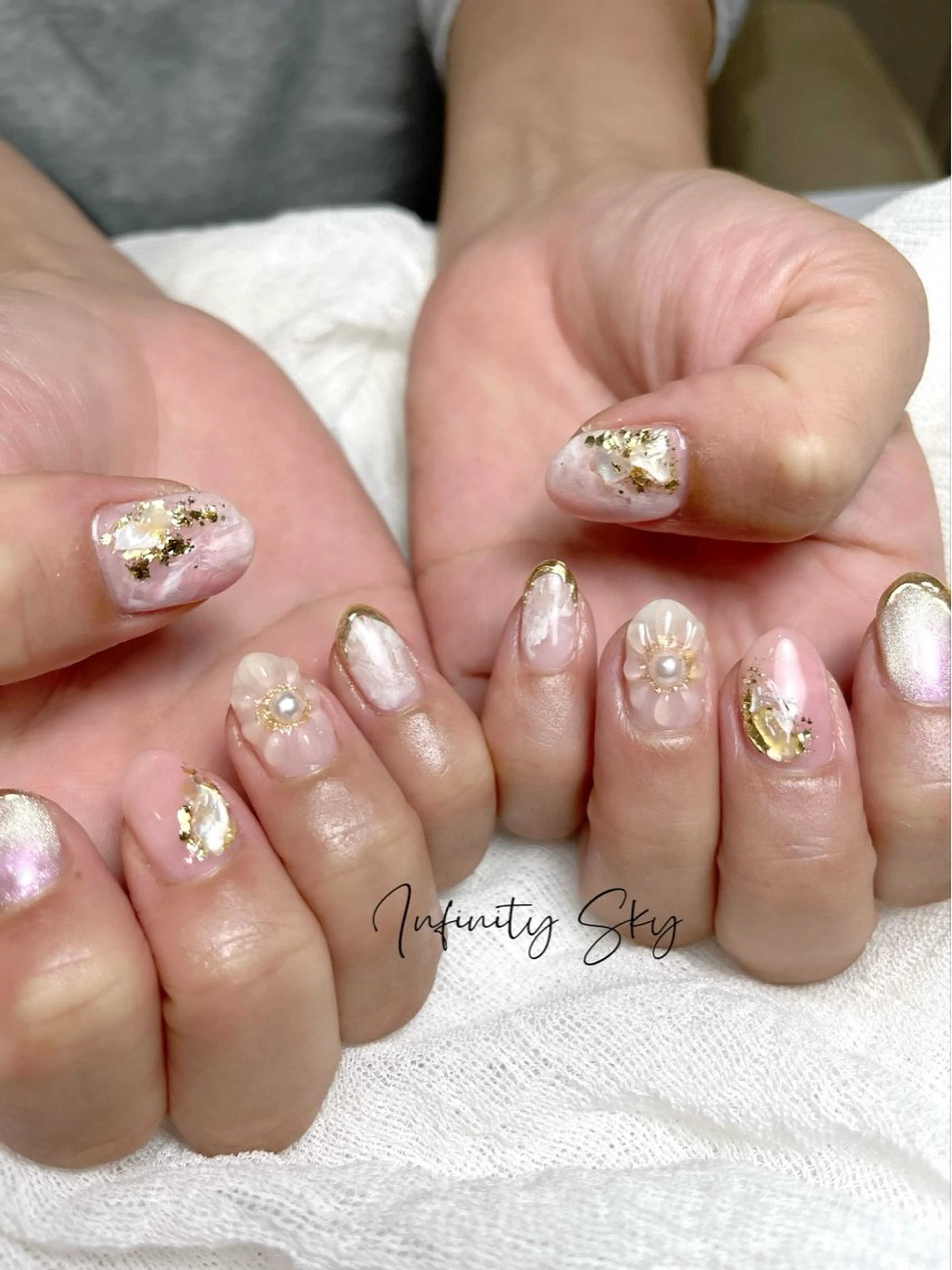 ネイル アートネイル フラワーネイル ピンク ぷっくりネイル ハンドネイル infinity skyのネイルデザイン