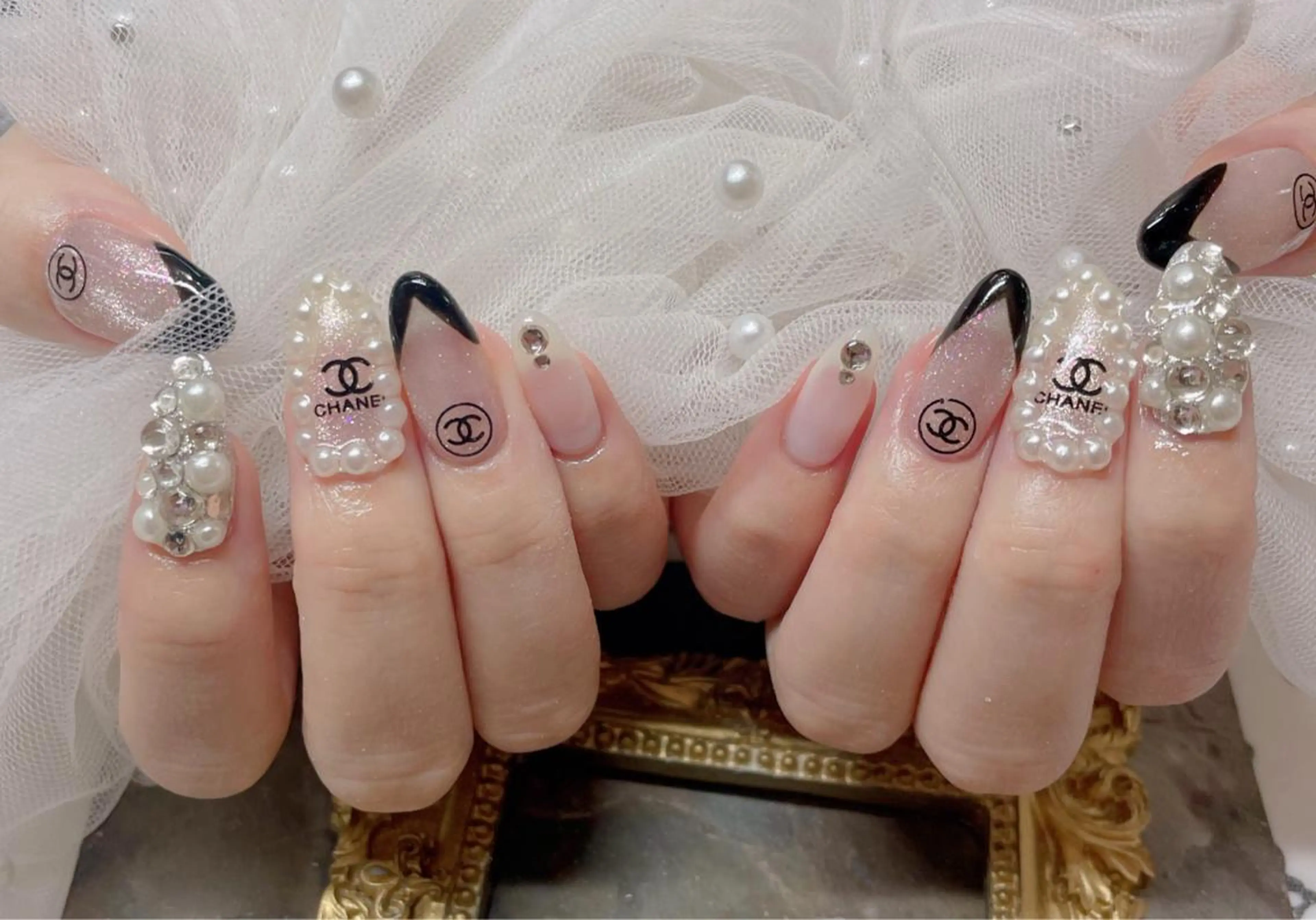 ネイル ハンドネイル マジック ミラーのネイルデザイン