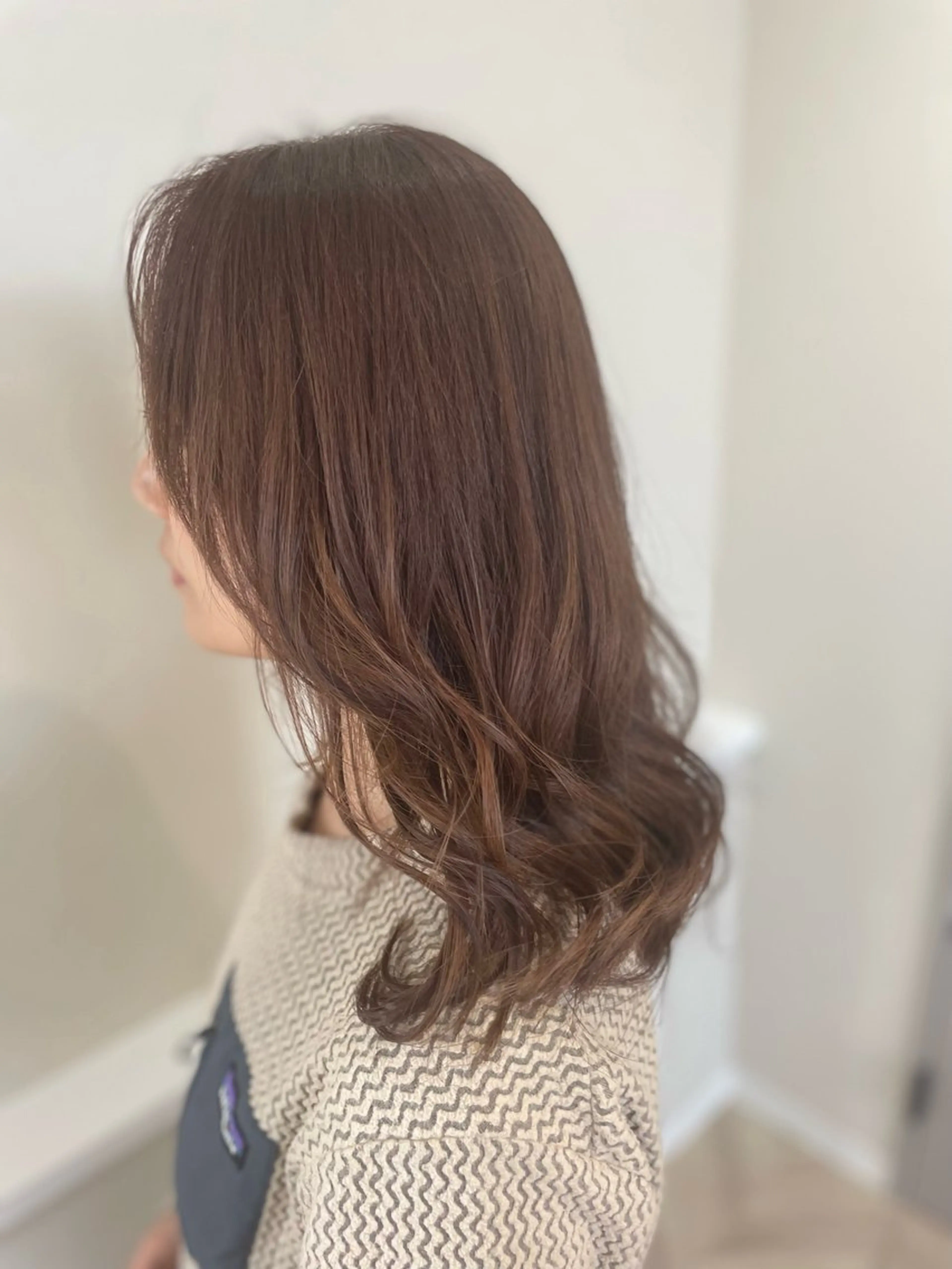 セミロング カット ヘアカラー トリートメント Re room. 女性スタイリストのヘアスタイル