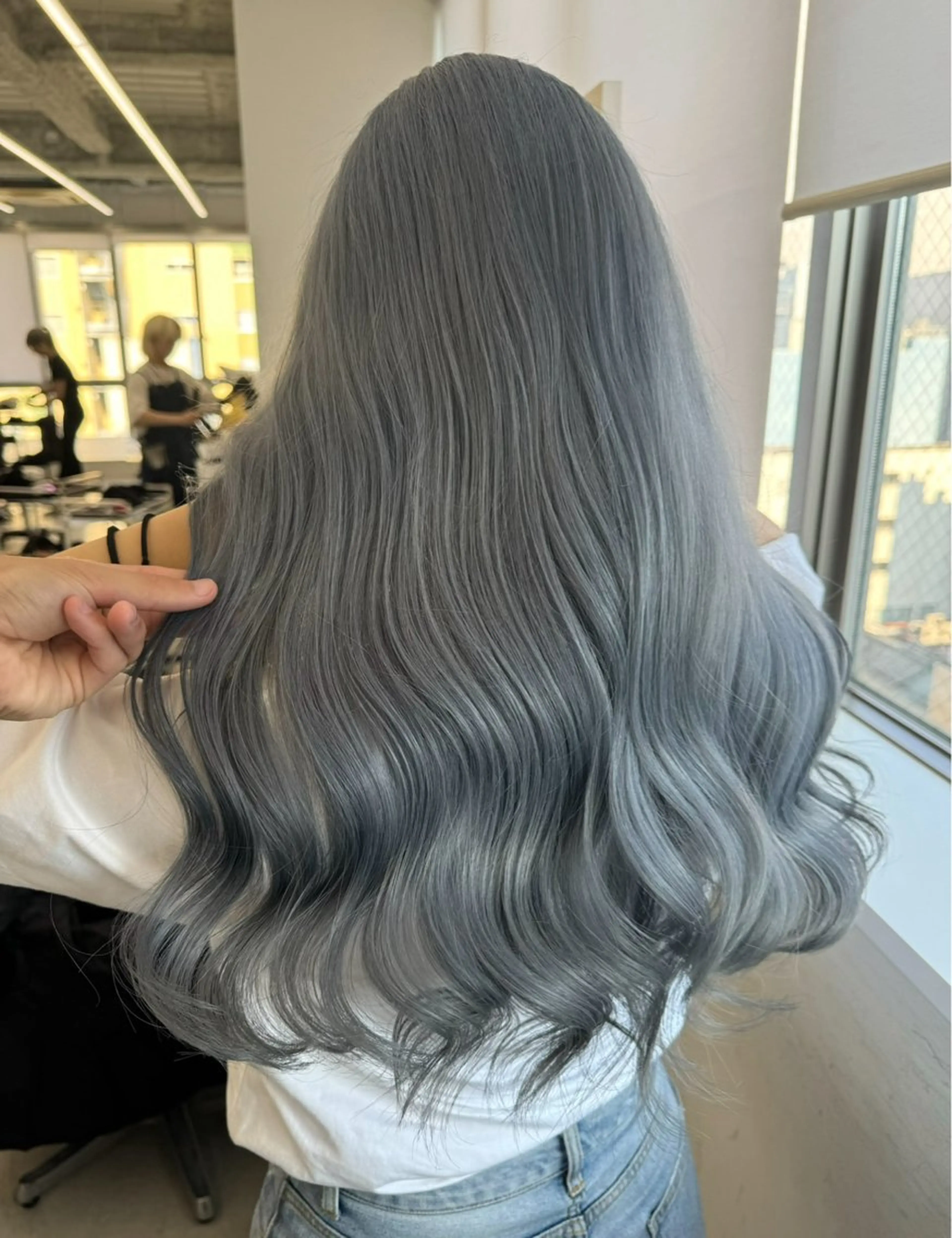 ロング カラー ヘアカラー 新美 蓮のヘアスタイル