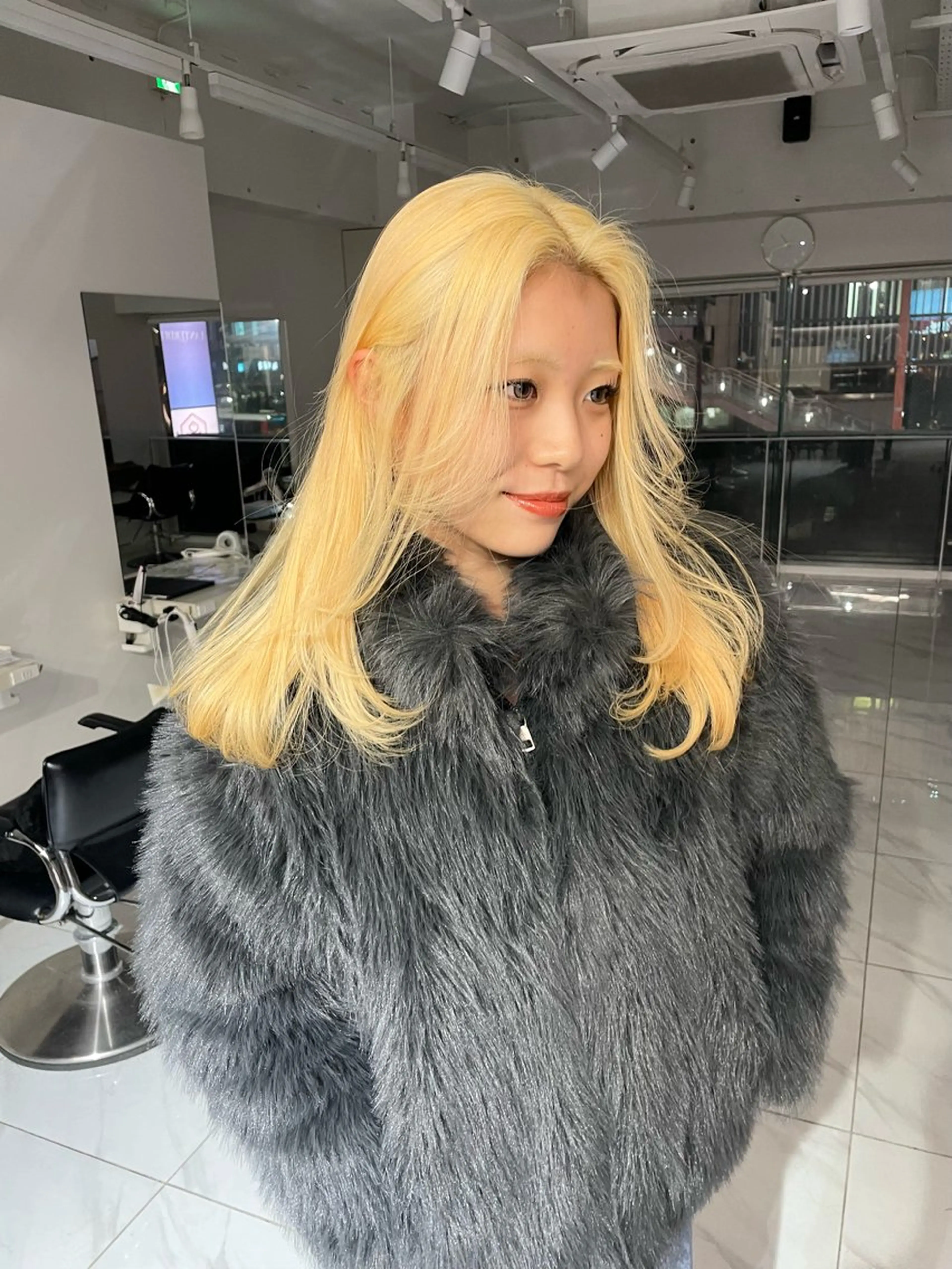 ロング カラー ハイトーンカラー トリートメント 渋谷美容師 ユイのヘアスタイル