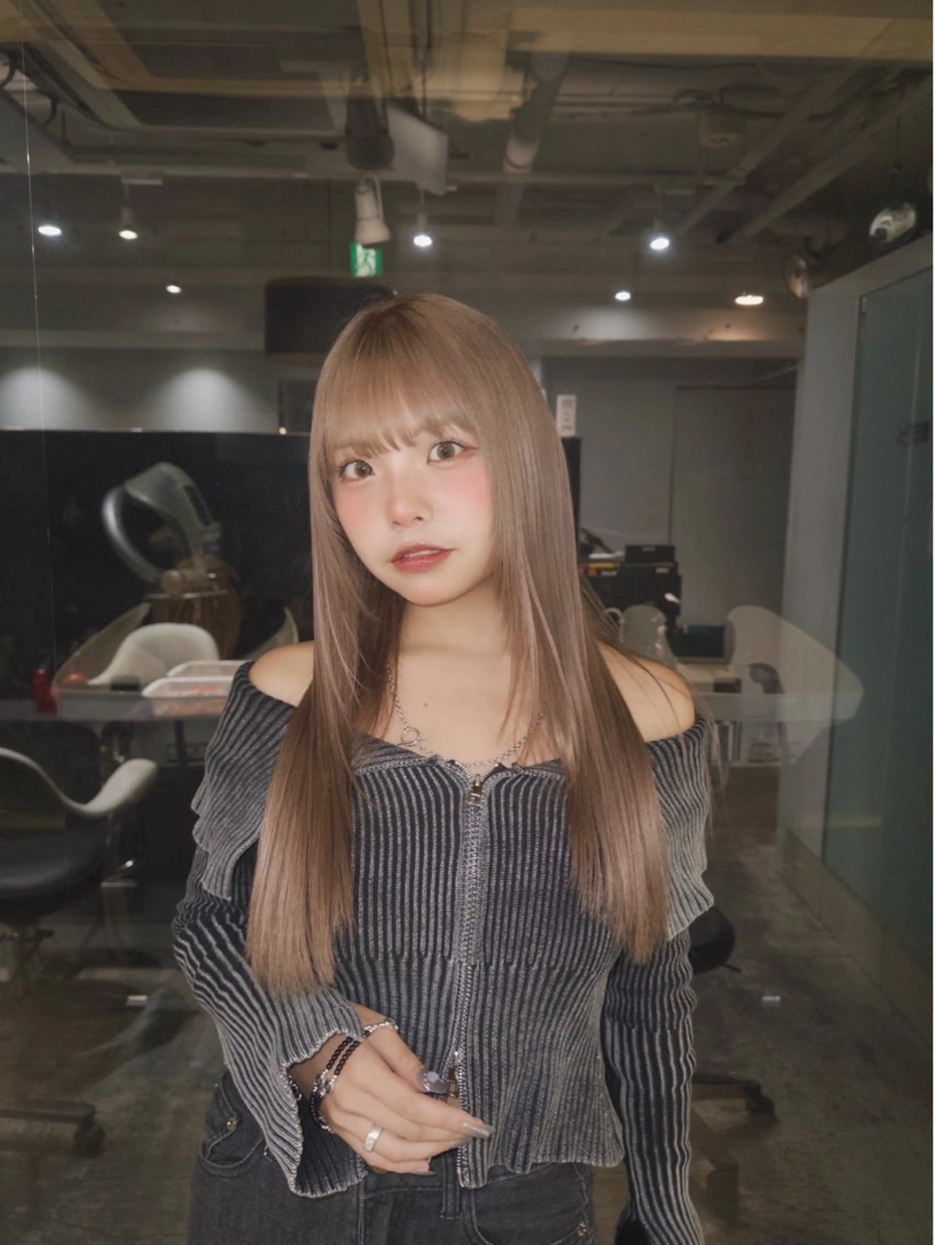 カラー グレージュ 二宮 陽太のヘアスタイル