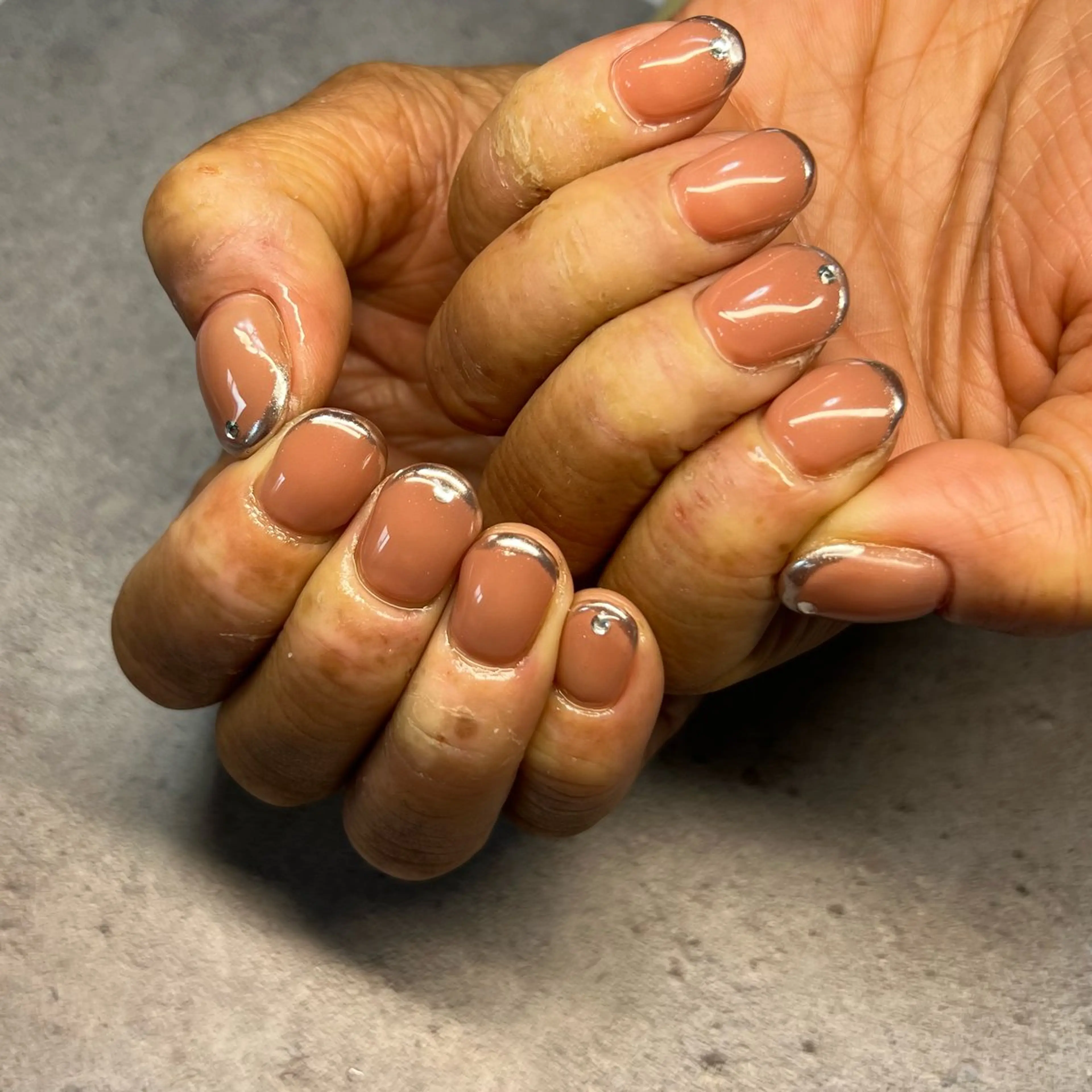 ネイル フレンチネイル ミラーネイル シルバー ハンドネイル Lumiere _rikaのネイルデザイン