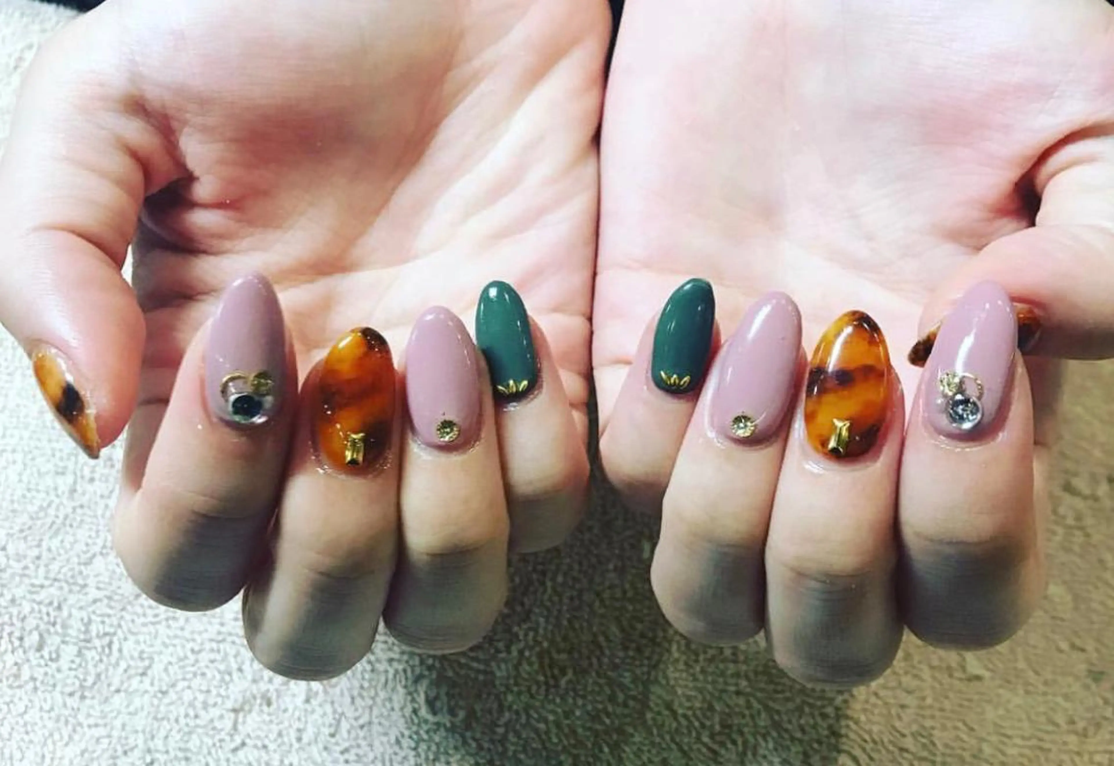 ネイル マルサンカクシカク所属・○△□ 守口市のネイルデザイン