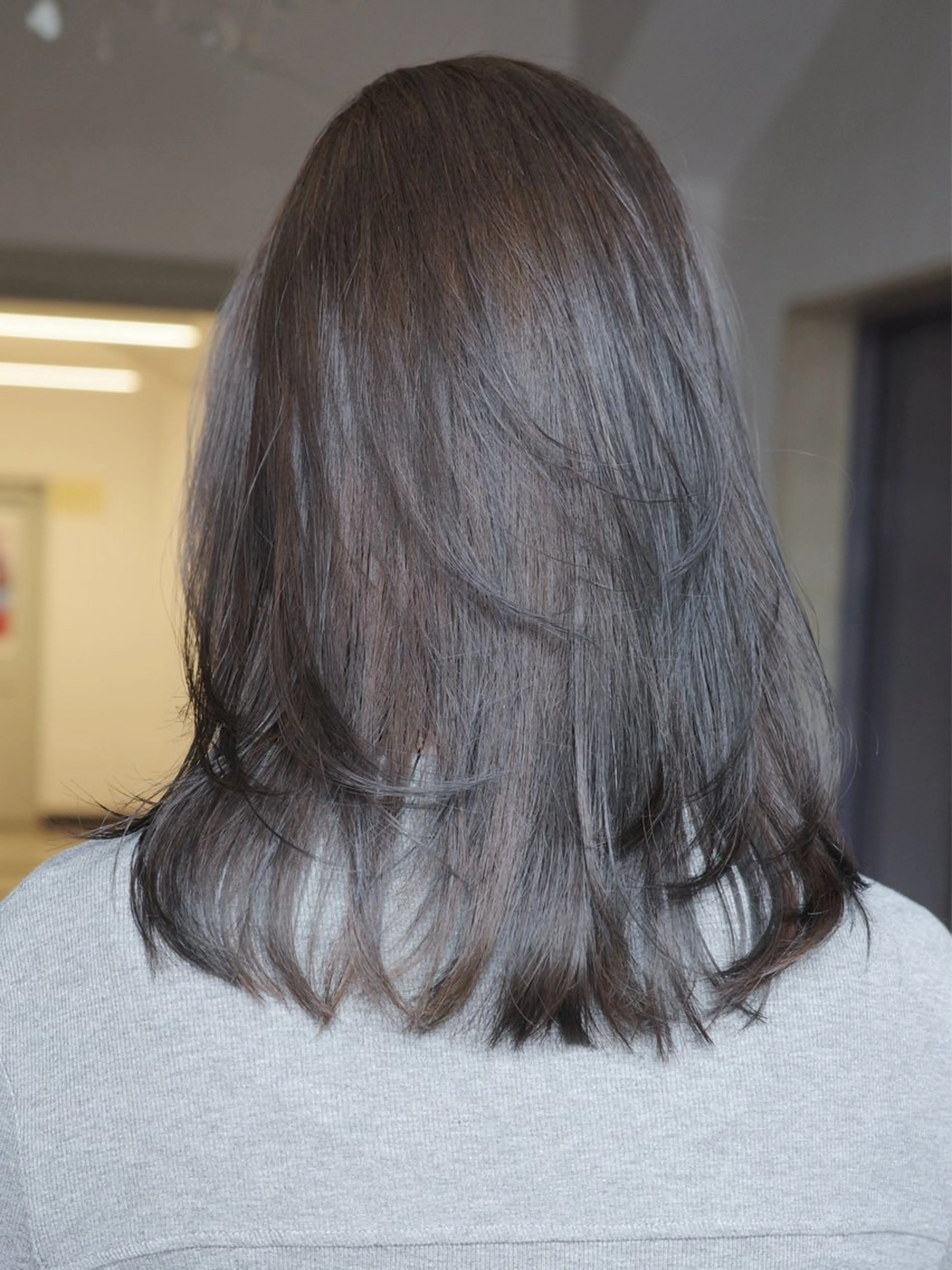 セミロング カラー カット ヘアカラー ミタニ ナギサのヘアスタイル