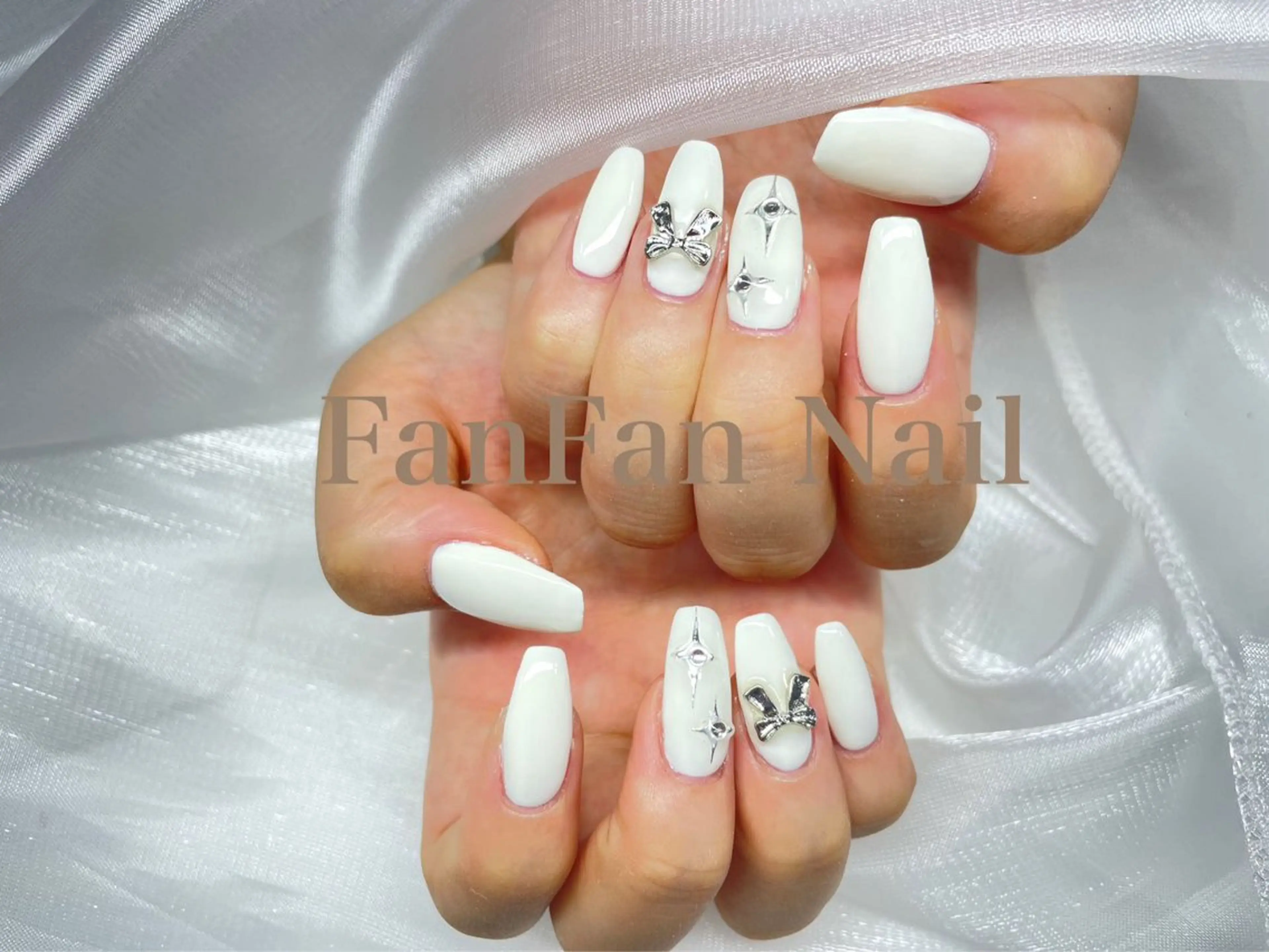 ネイル アートネイル オーロラネイル ガーリー キラキラネイル 韓国ネイル ハンドネイル KaKa FanFanNailのネイルデザイン