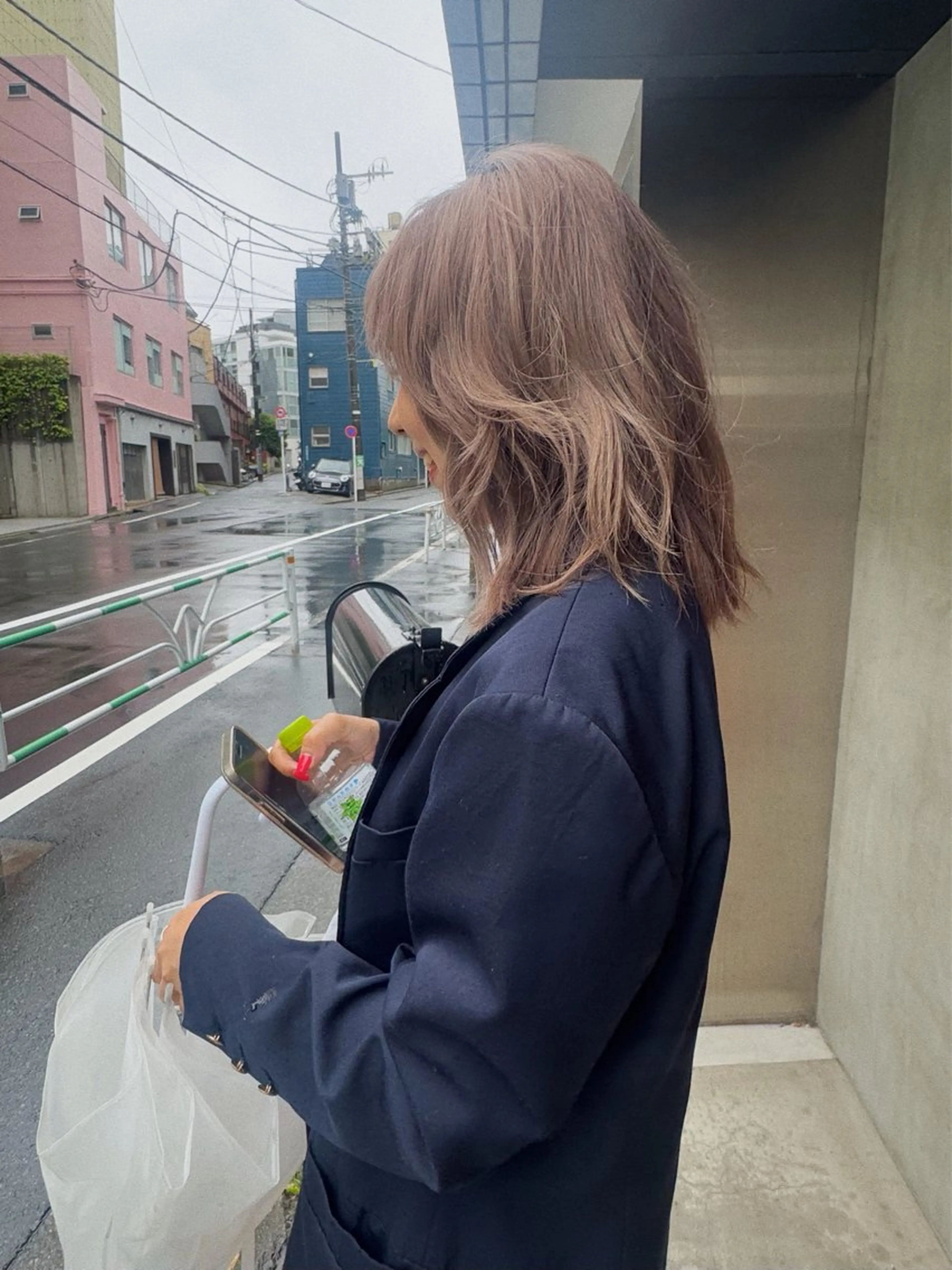 ミディアム カラー ヘアアレンジ ベージュカラー ブリーチ ブロンド ブロンドベージュ カット ヘアカラー トリートメント ニュアンスヘア🌔 nanakoのヘアスタイル