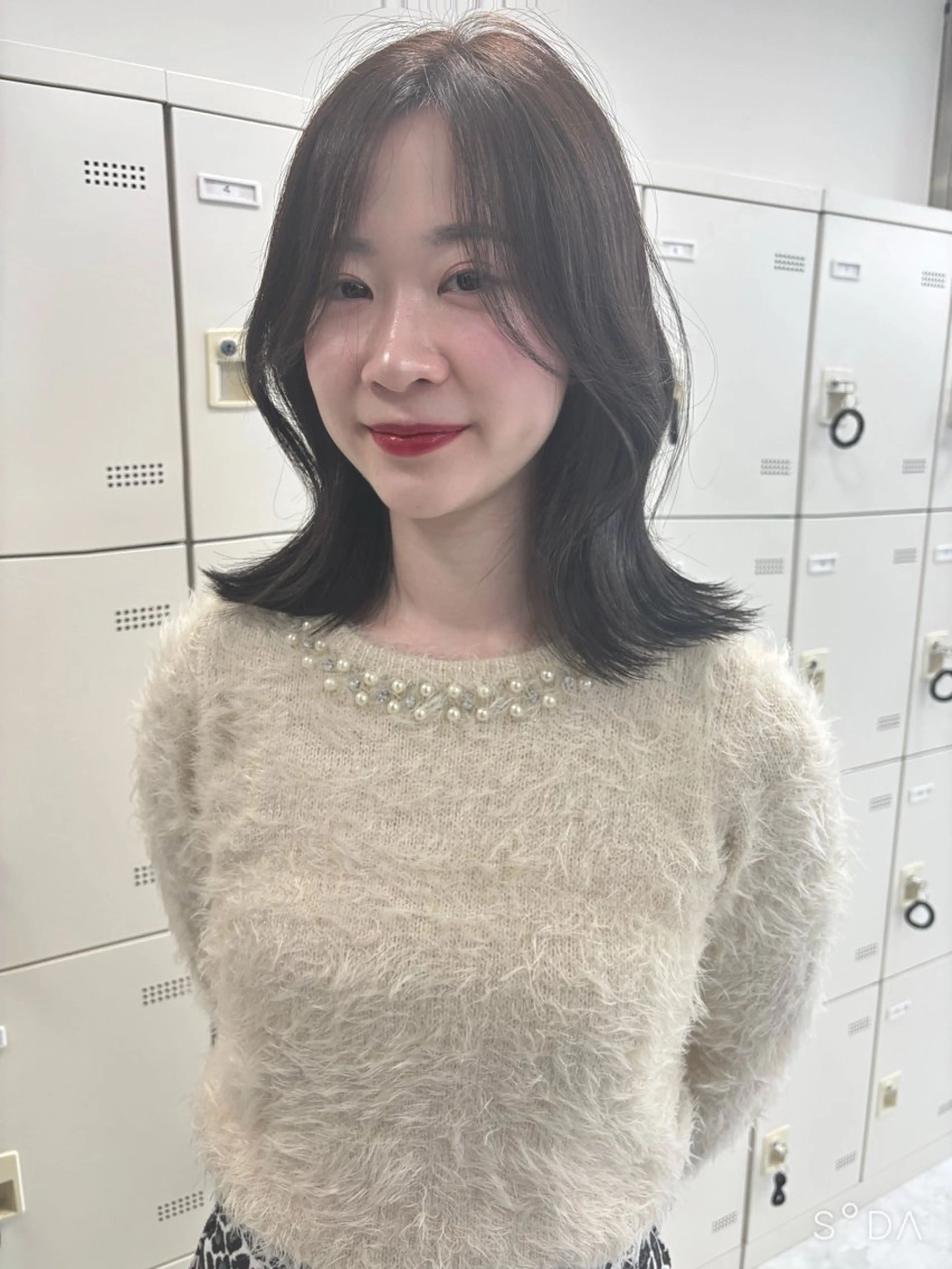 セミロング カット ヘアカラー トリートメント 韓国ヘア/ブリーチ無 しWカラー/オリーブのヘアスタイル