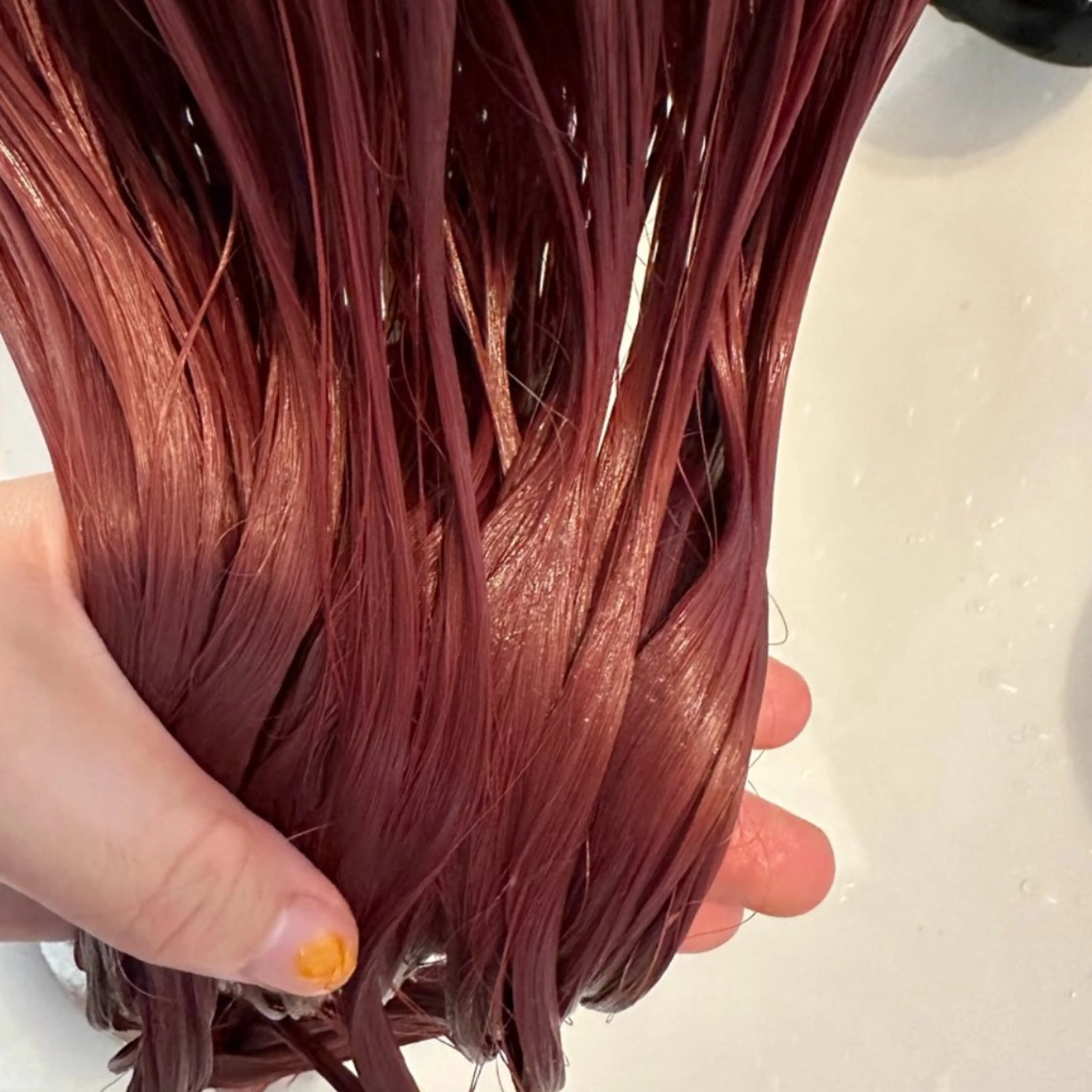 カラー レッドカラー まなみ/ PORT SALONのヘアスタイル