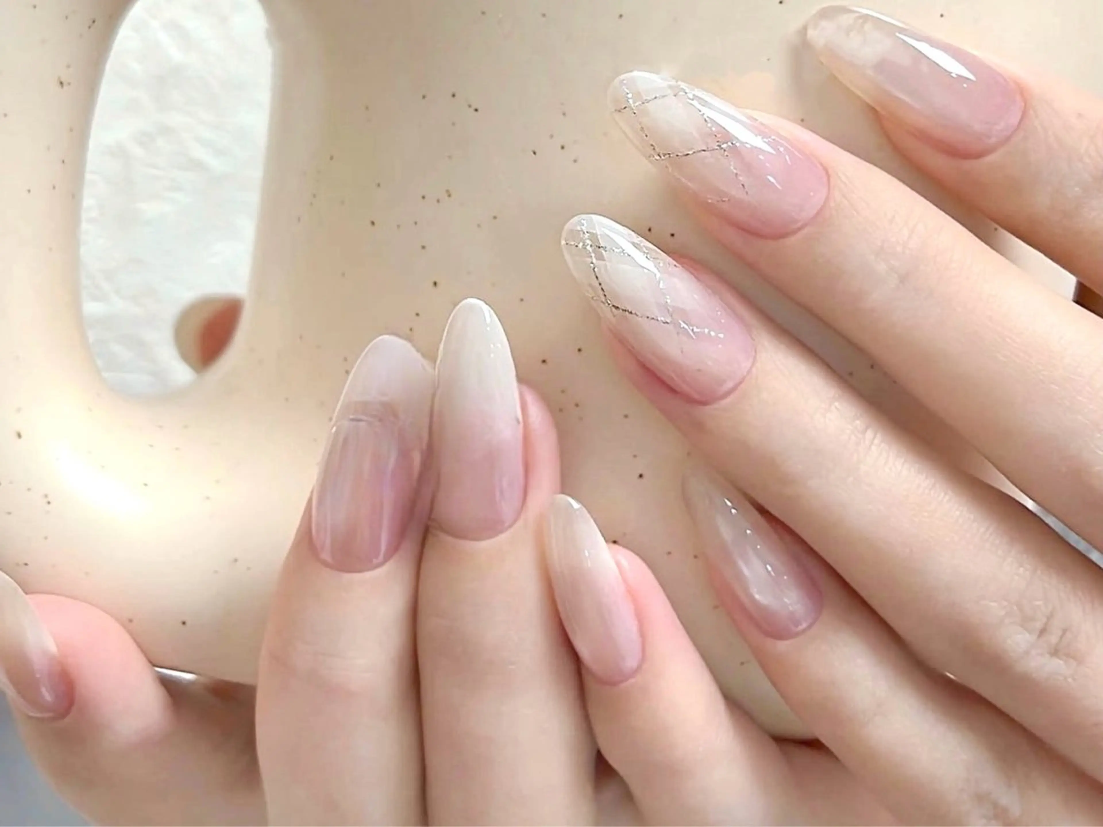 ネイル アートネイル グラデーション シルバー シンプルネイル ハンドネイル ハンドケア DarkHoney 池袋店のネイルデザイン