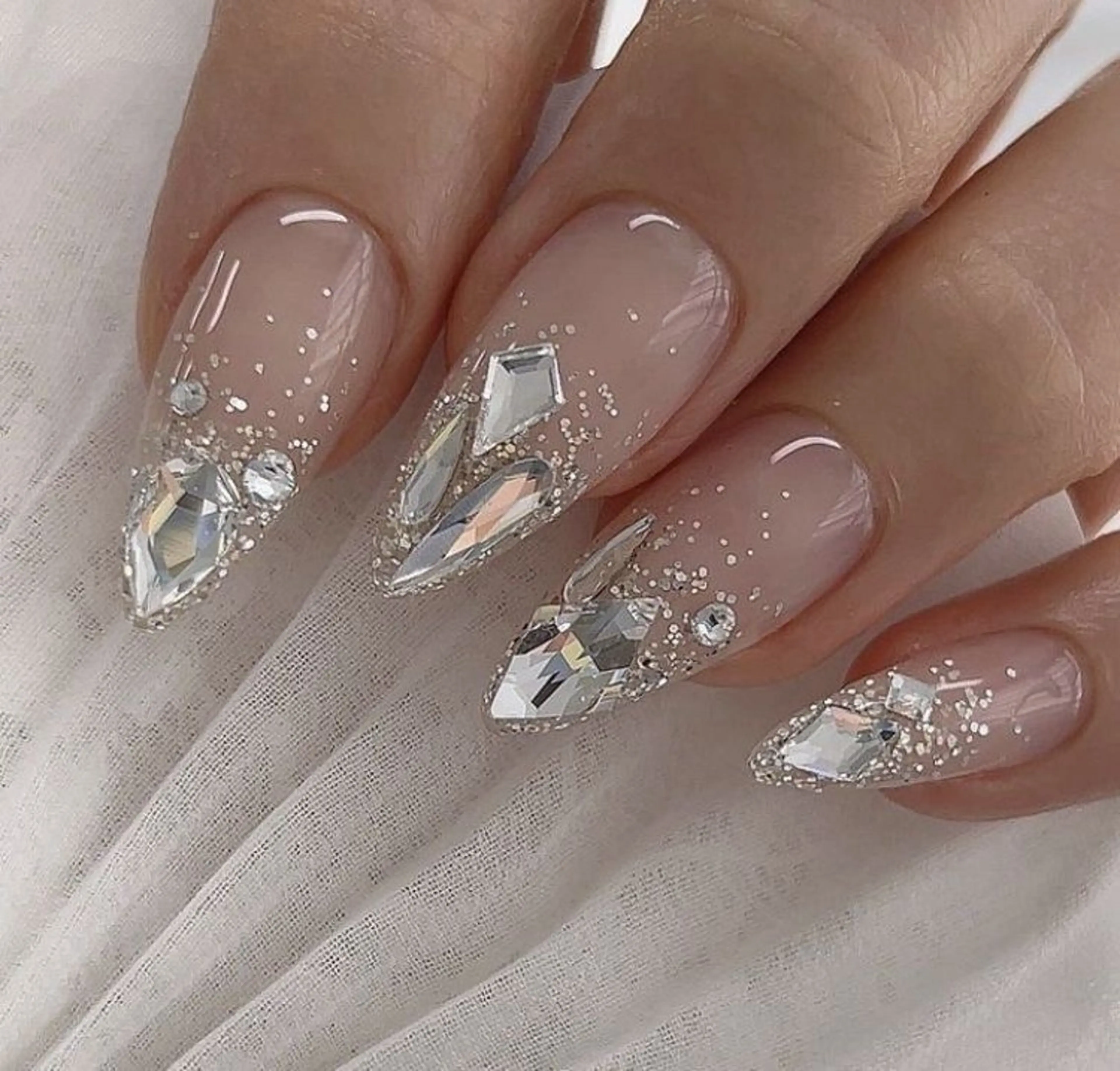 カラー ハンドネイル AIN Nailのネイルデザイン