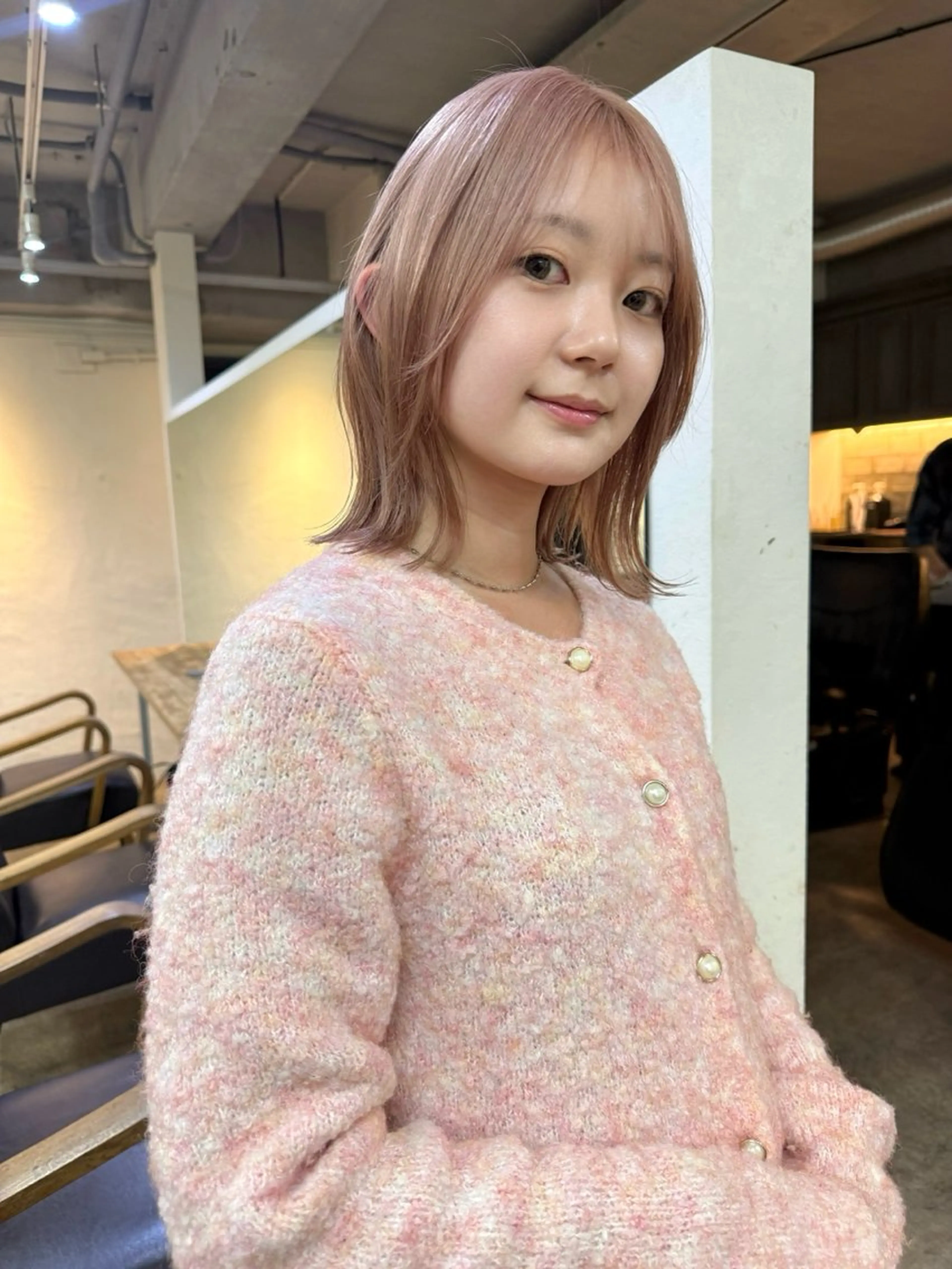 ミディアム カラー ベージュカラー ハイトーンカラー ピンクカラー ピンクベージュ カット ヘアカラー トリートメント 森貴裕/ベージュ/ パーマ/オリーブのヘアスタイル