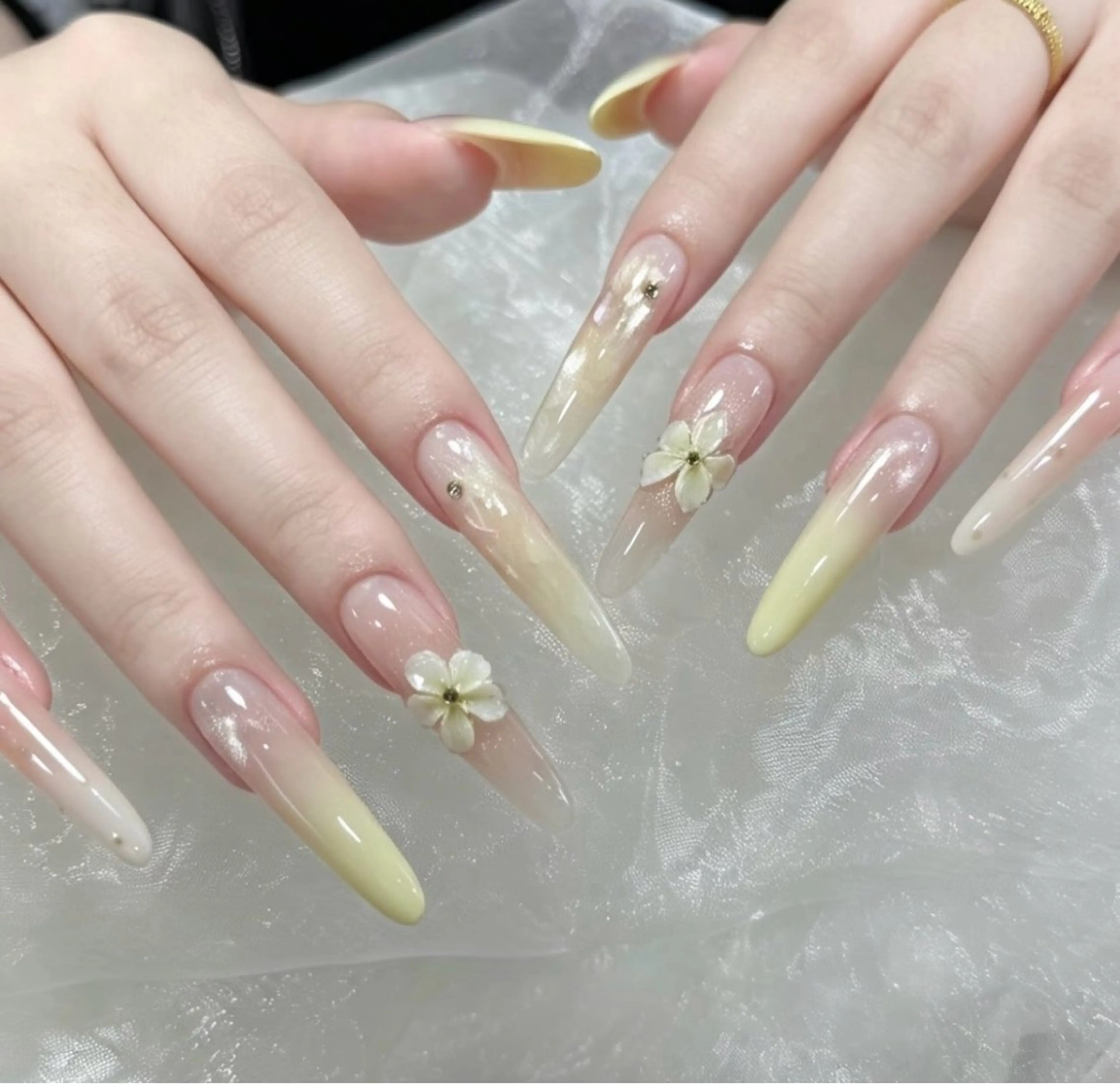 ネイル ハンドネイル Luvia Ginzaのネイルデザイン