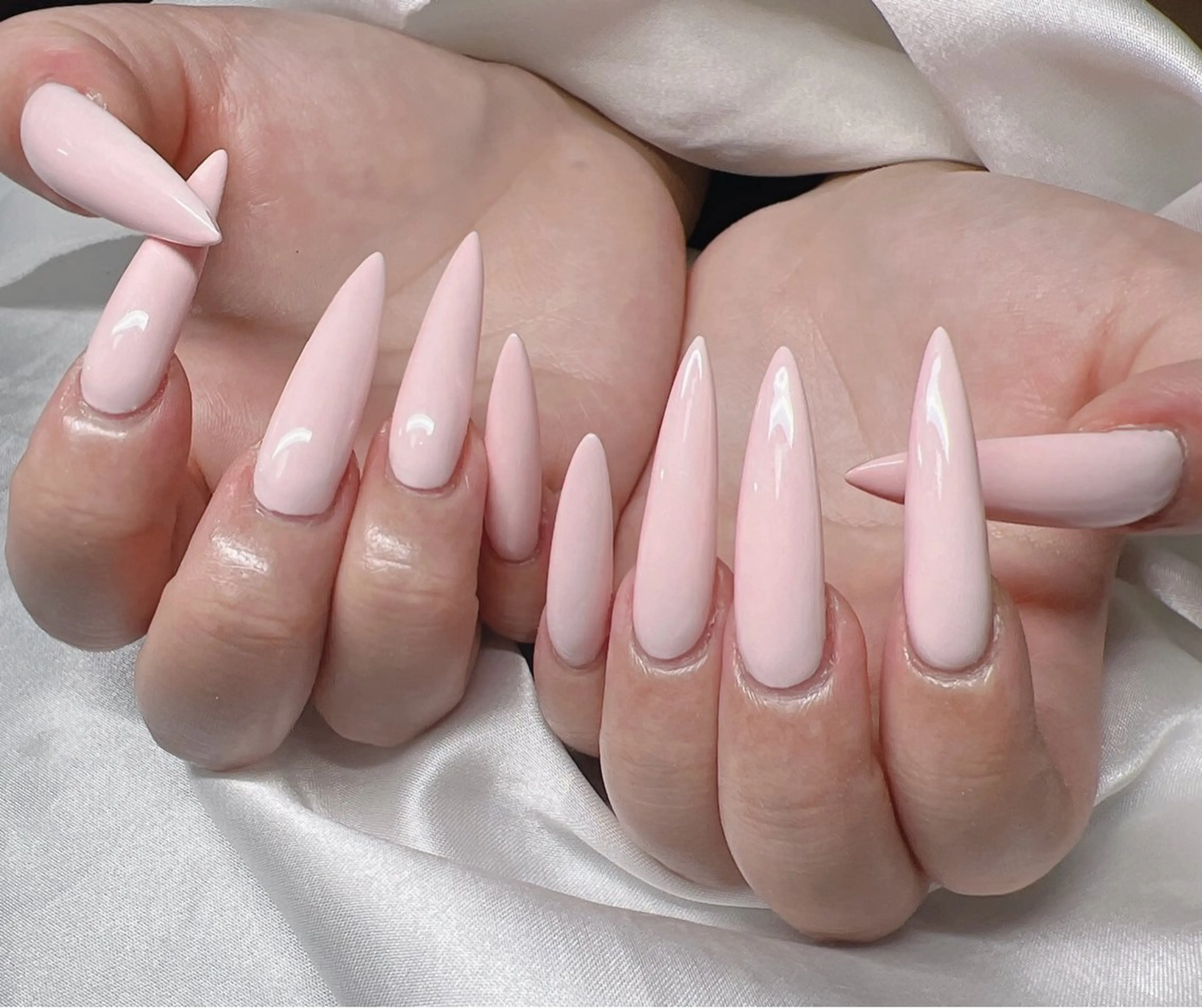 ネイル 長さ出し グラデーション 卒業式 キラキラネイル マグネットネイル ハンドネイル Lee Nailsのネイルデザイン