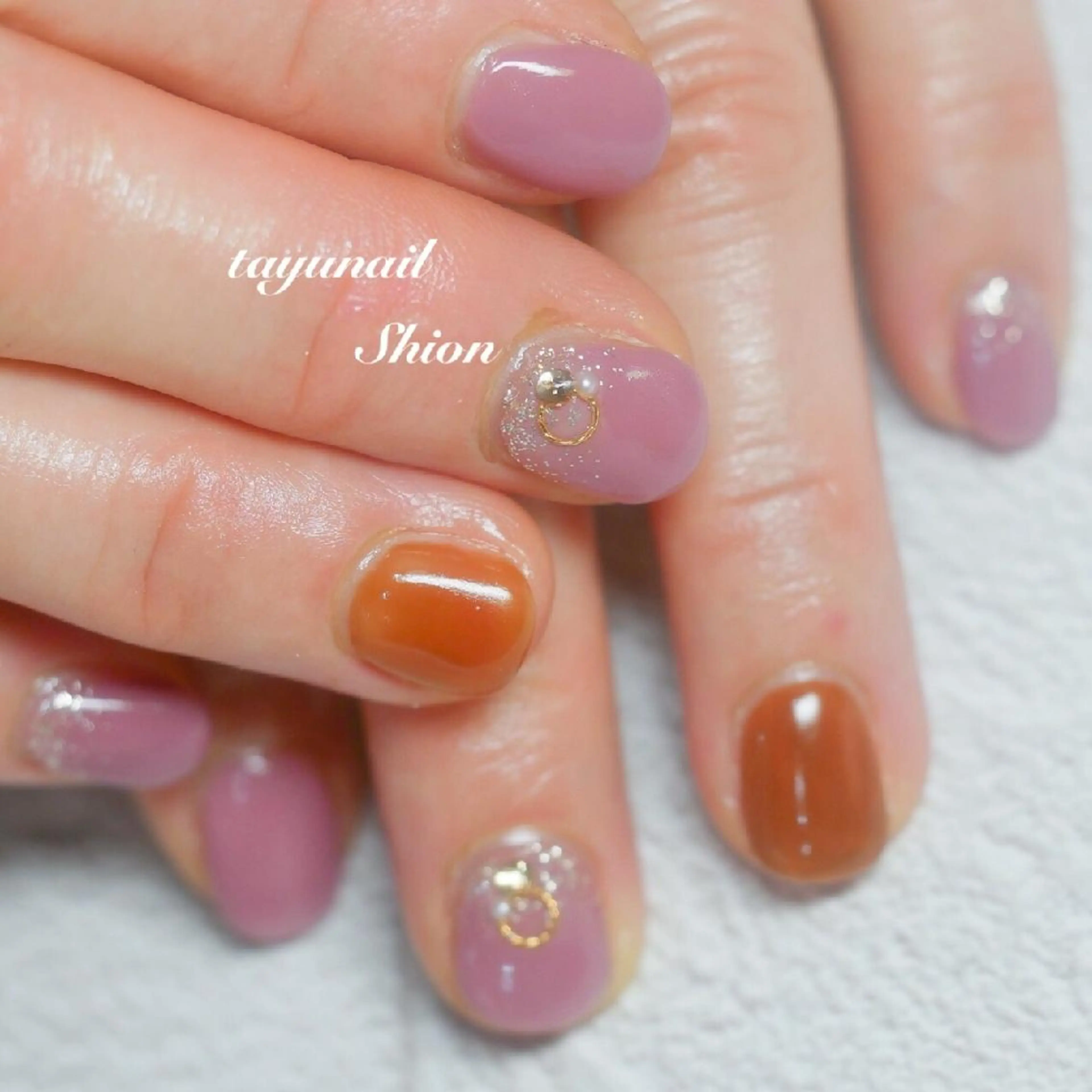ネイル ブルー ジェルネイル パラジェル ピンク ショートネイル ネイルサロン 【たゆnail】のネイルデザイン