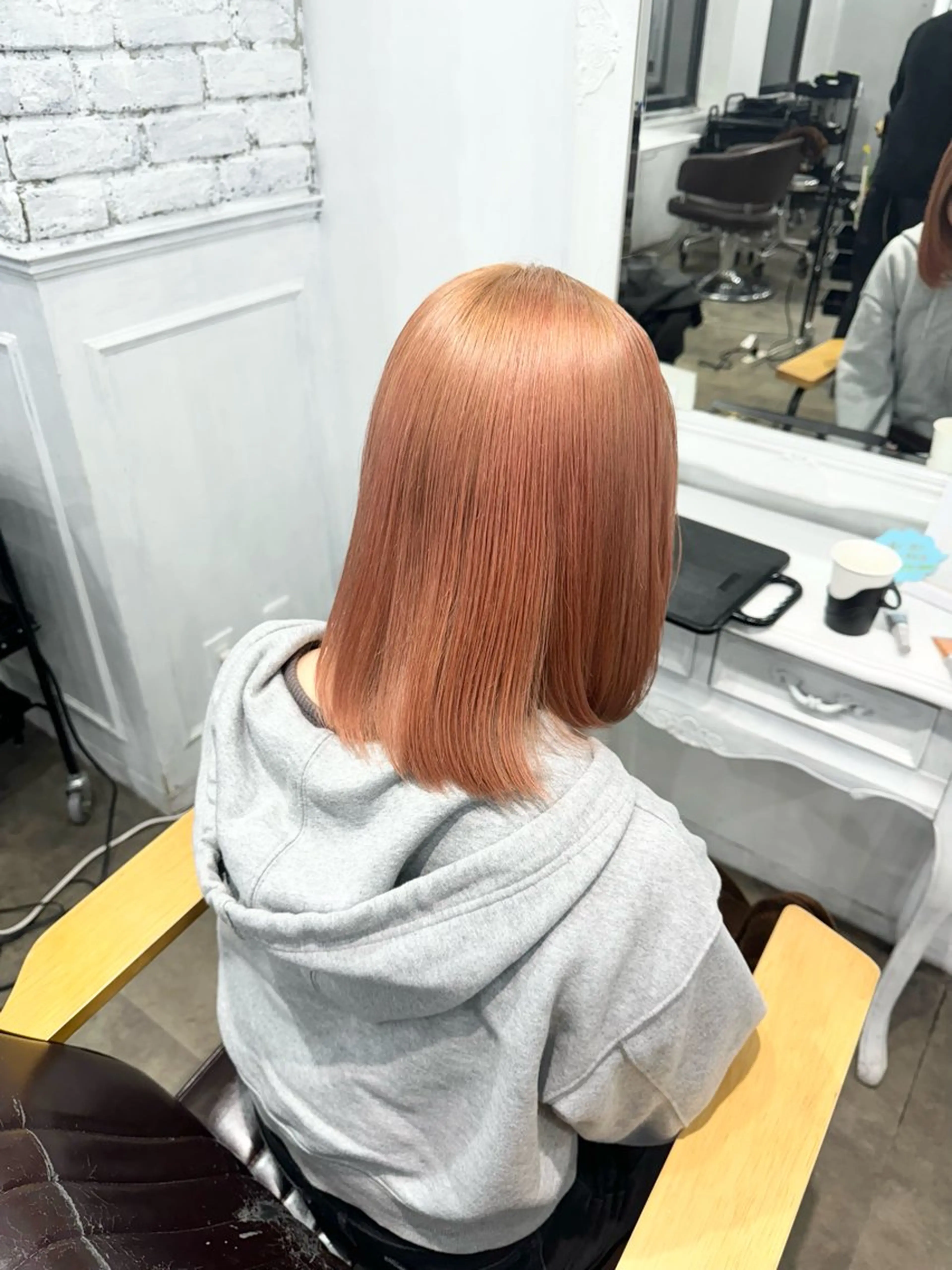 ミディアム ミストバング ラベンダーベージュ パープルカラー ボブ 顔周りカット 札幌ブリーチカラー/ ダブルカラー/ドイのヘアスタイル