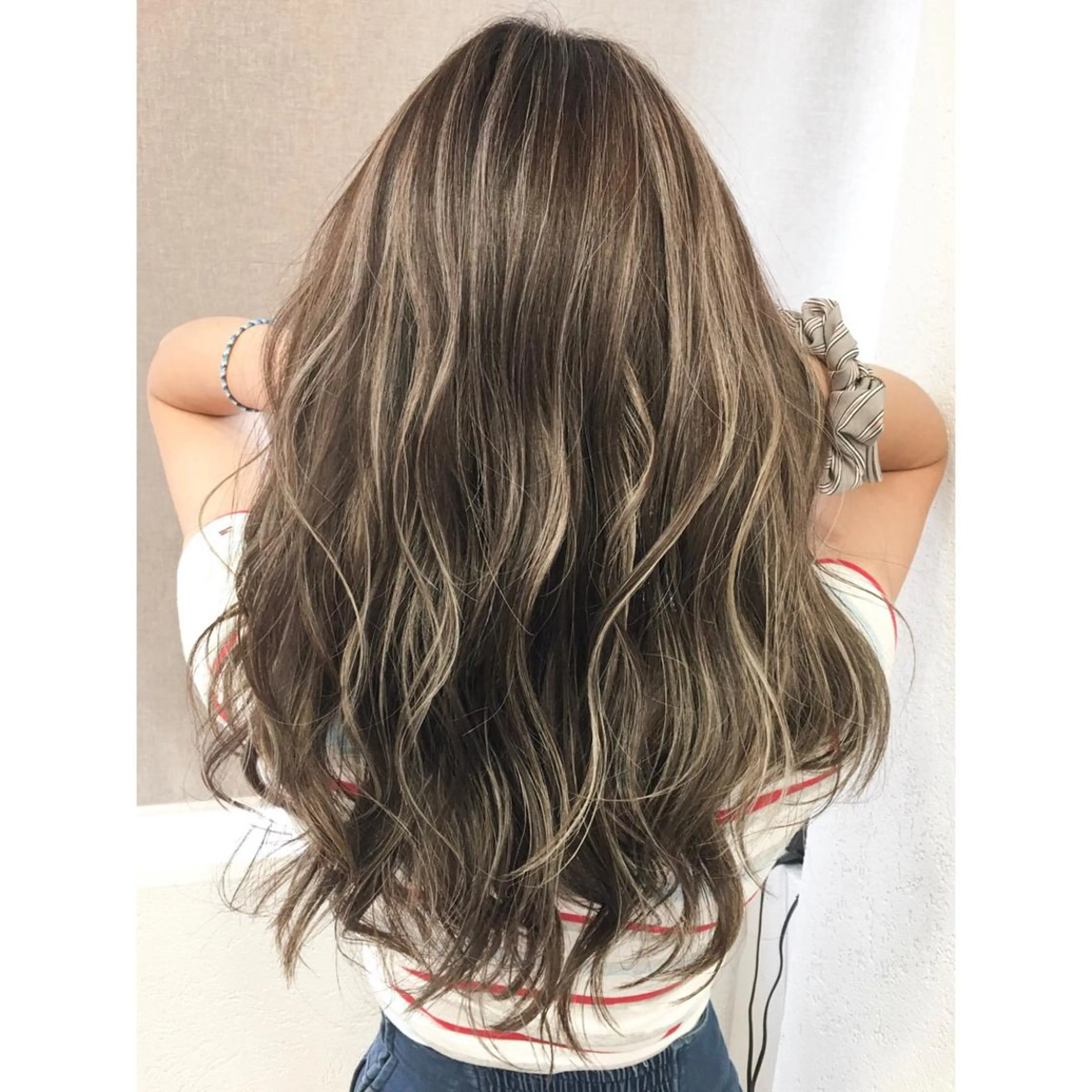 セミロング カラー ネイル マツエク・マツパ ベージュカラー 井上 一平のヘアスタイル