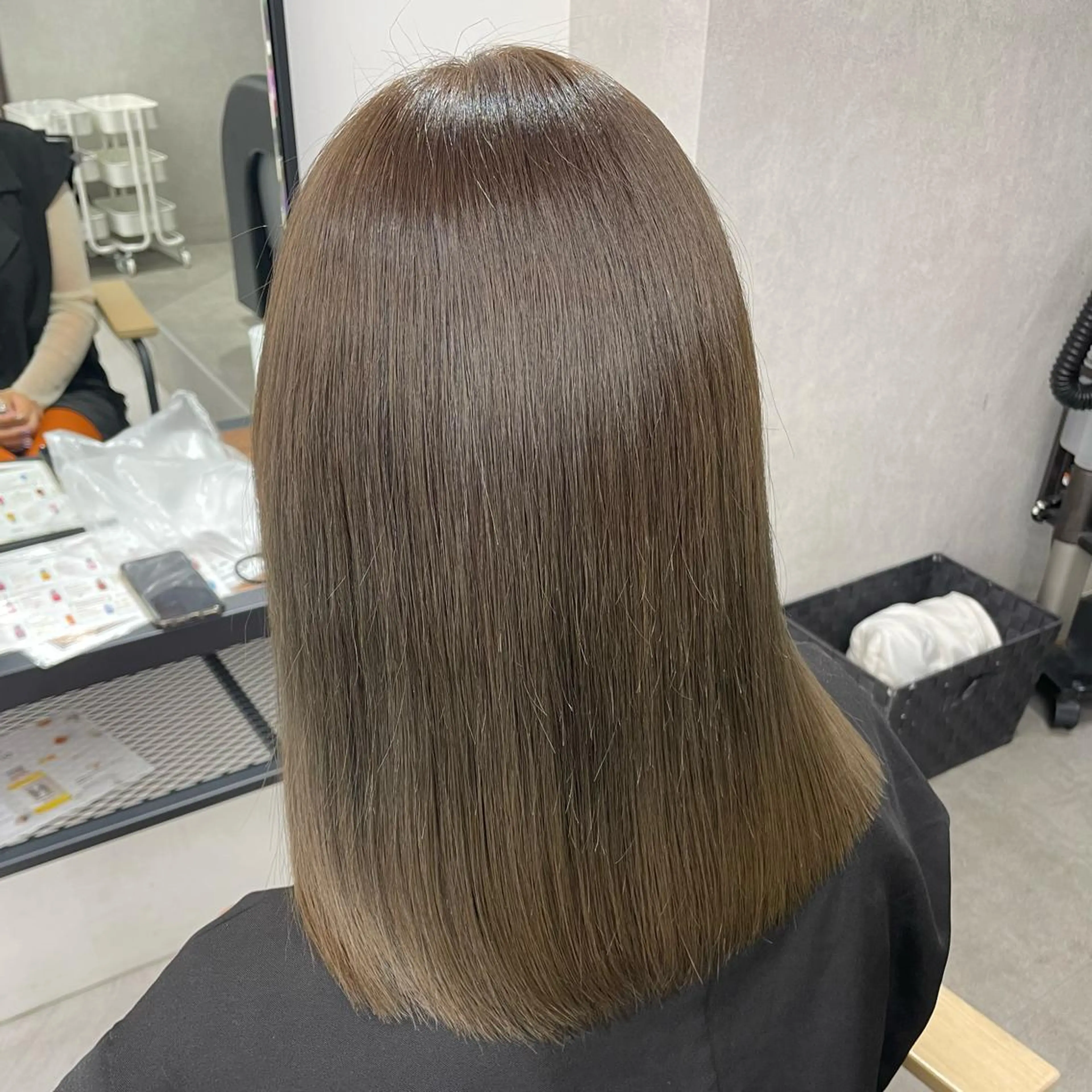 ショート カラー パーマ ヘアアレンジ メンズ キッズ ネイル マツエク・マツパ アイブロウ ベージュカラー オリーブベージュ mona/ ストレートスタイル✨のヘアスタイル