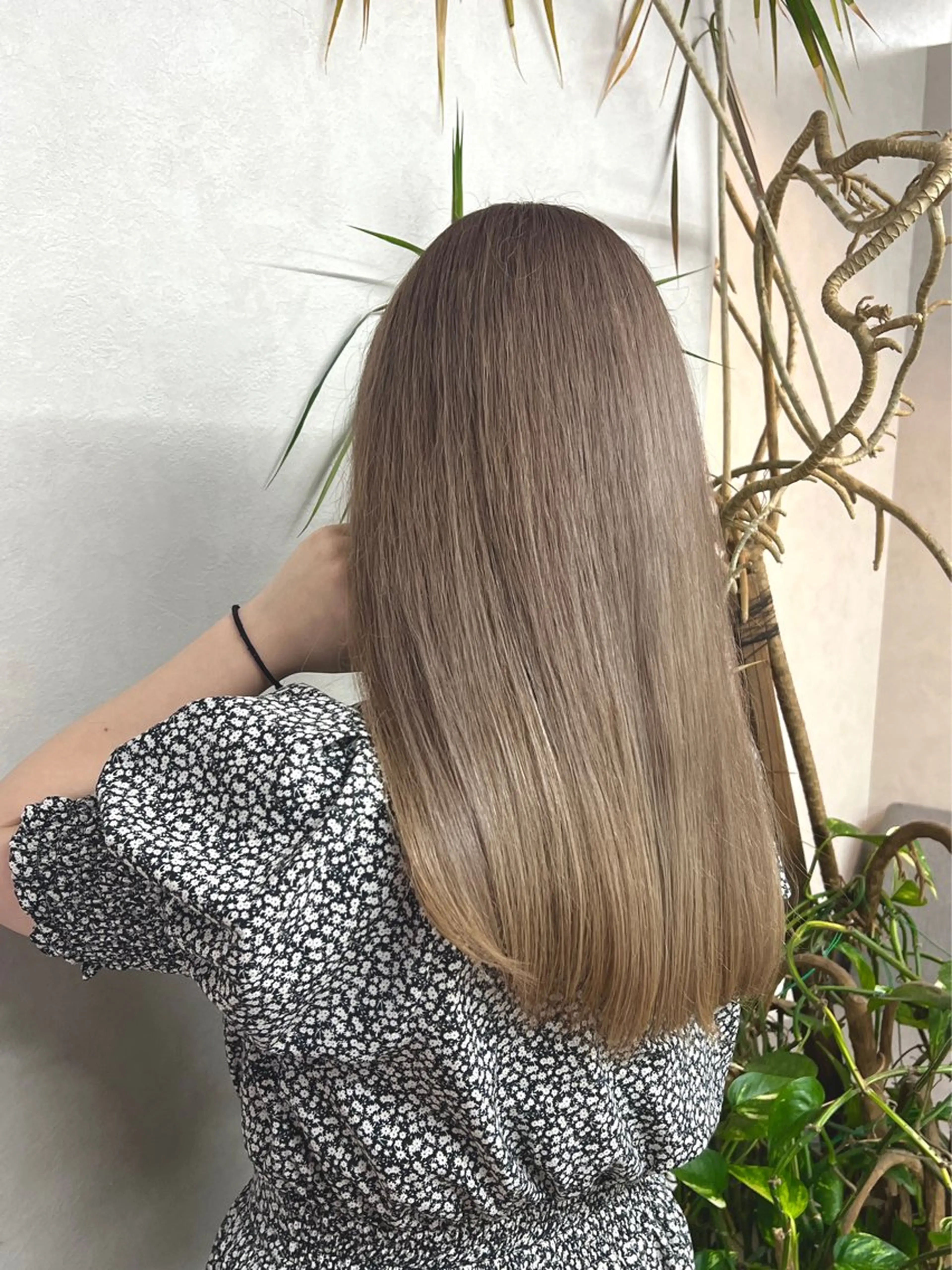 ロング ハイライト 髪質改善 レイヤーカット トリートメント カット ヘアカラー 🌷かわばた めい🌷のヘアスタイル