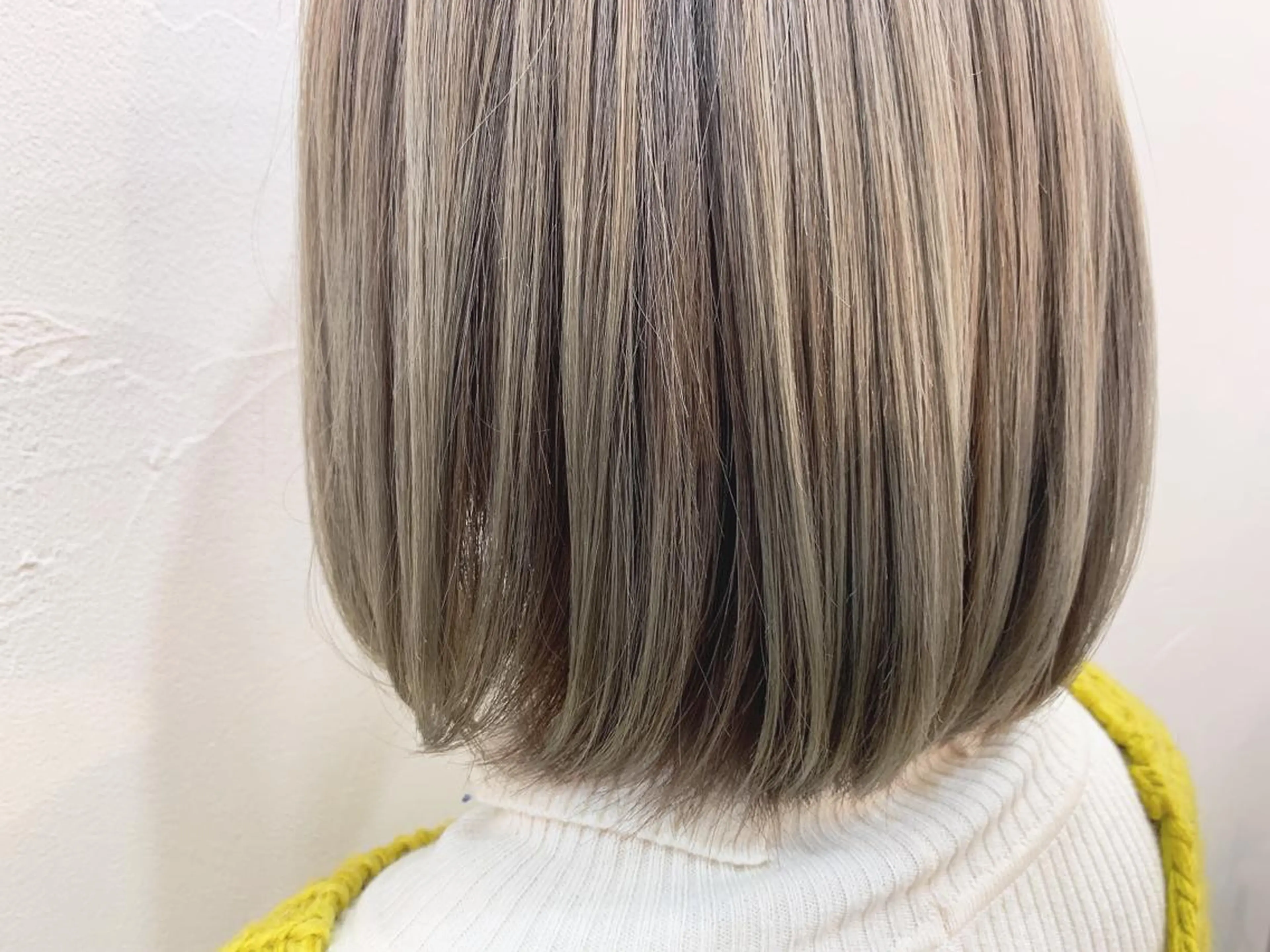 ミディアム 顔まわりレイヤー/ bob及川亜沙美のヘアスタイル