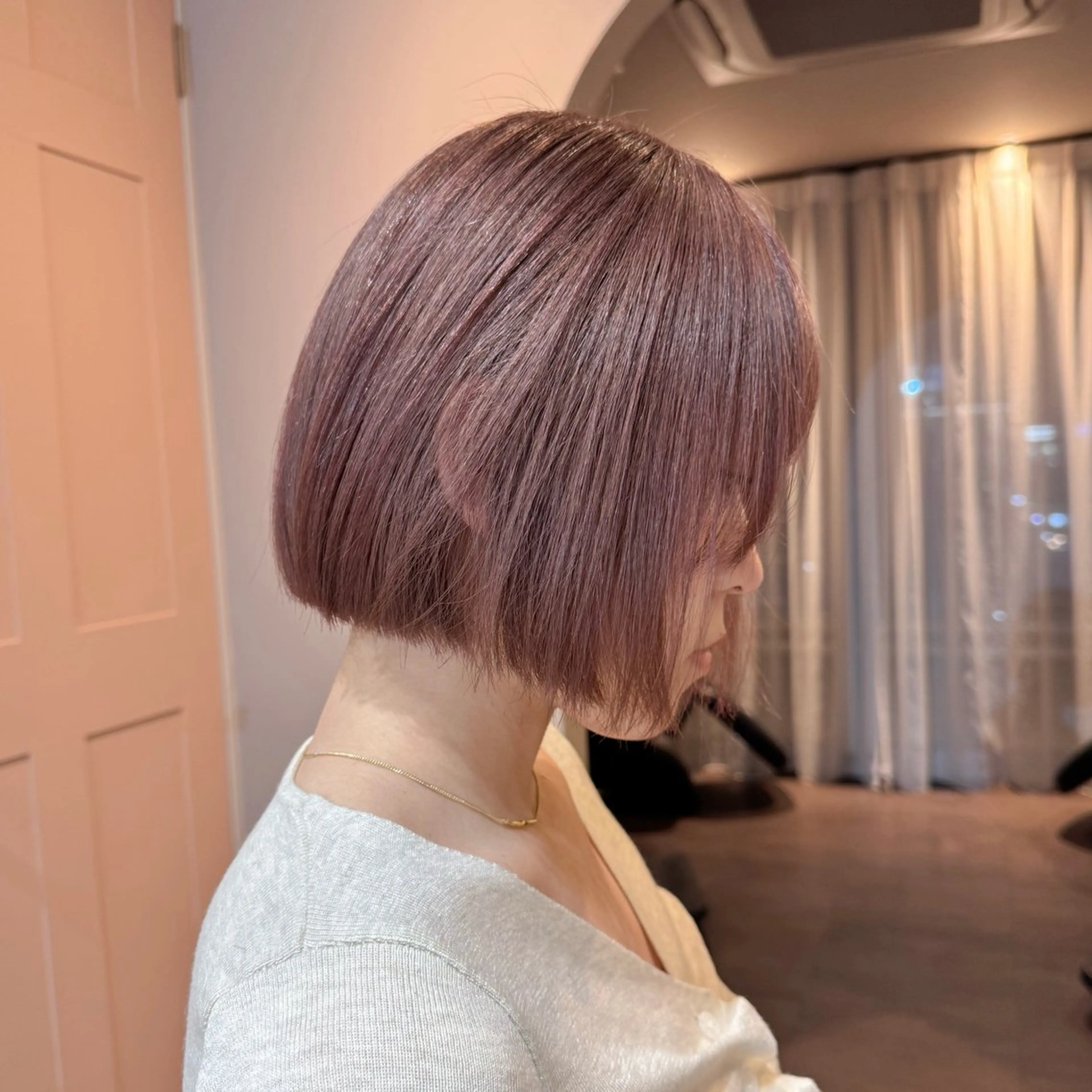 ショート カラー ベージュカラー ブリーチ ボブ/色素薄めカラー RISAのヘアスタイル