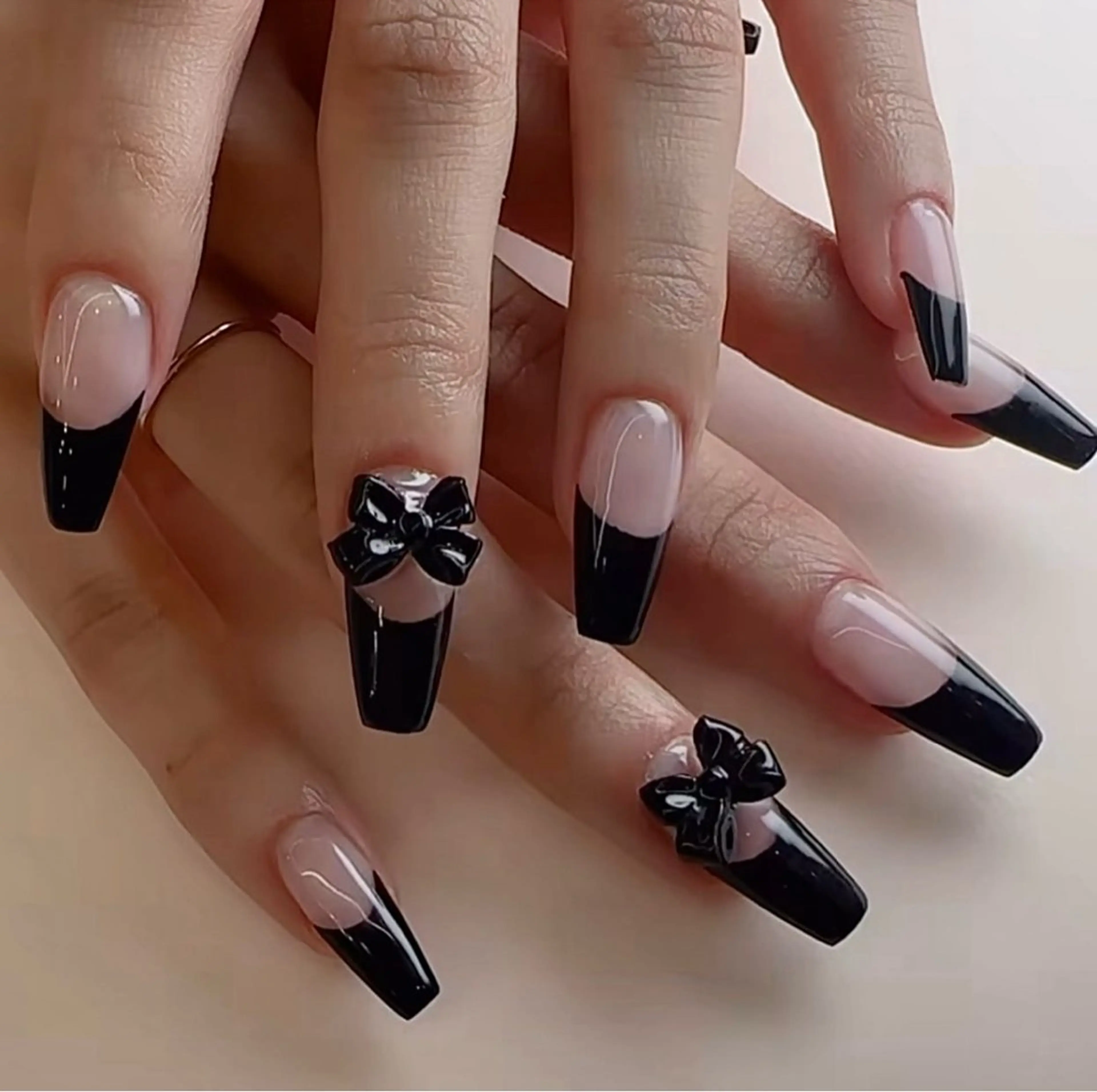 ネイル フレンチネイル ジェルネイル 韓国ネイル マグネットネイル ネイルチップ Rin Nail 新大久保店のネイルデザイン