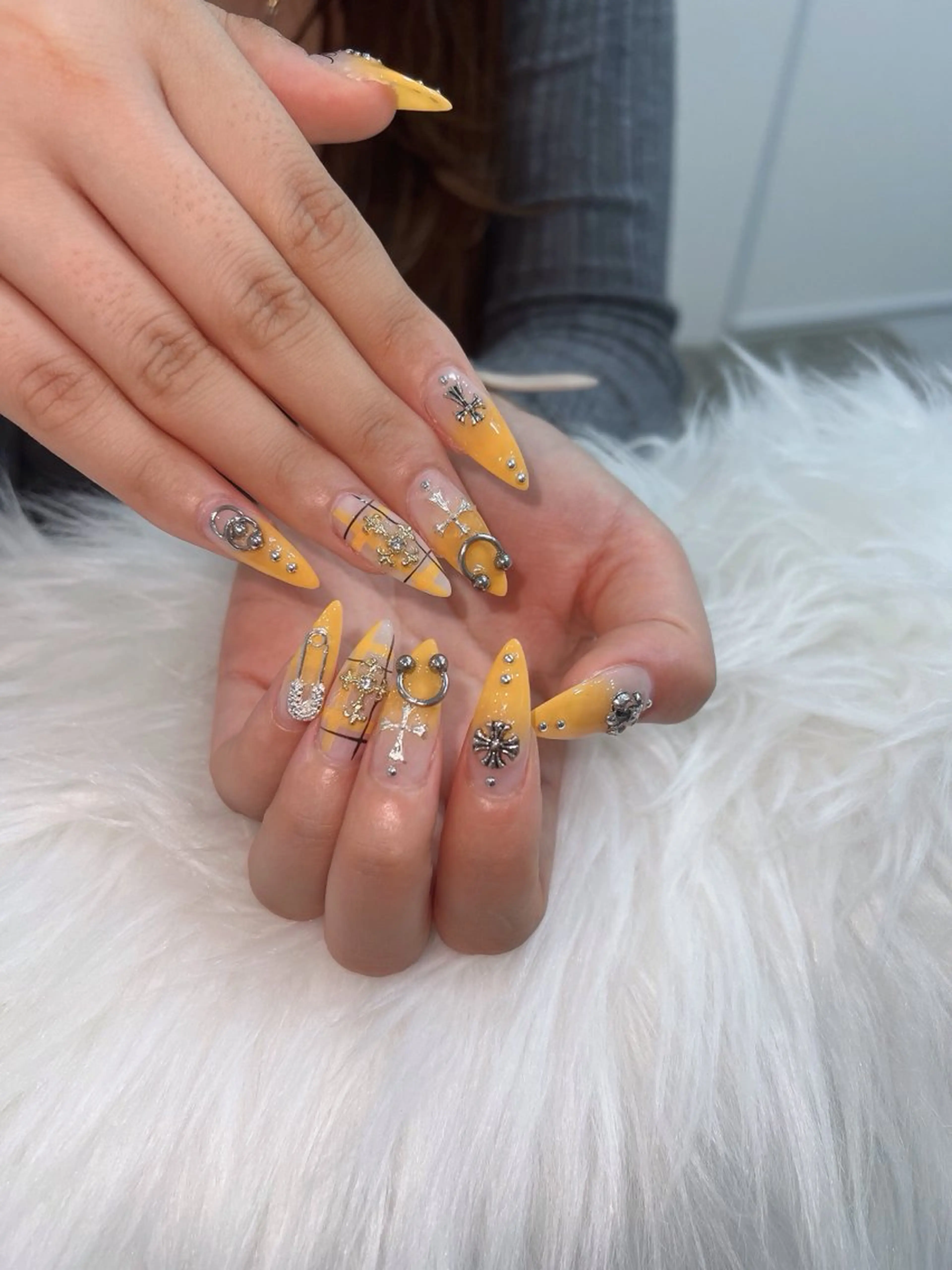 ネイル オーロラネイル ボルドー ブラウン 氷ネイル・うるうるネイル キラキラネイル ハンドネイル Sora  Nail 長さ出し専門店のネイルデザイン