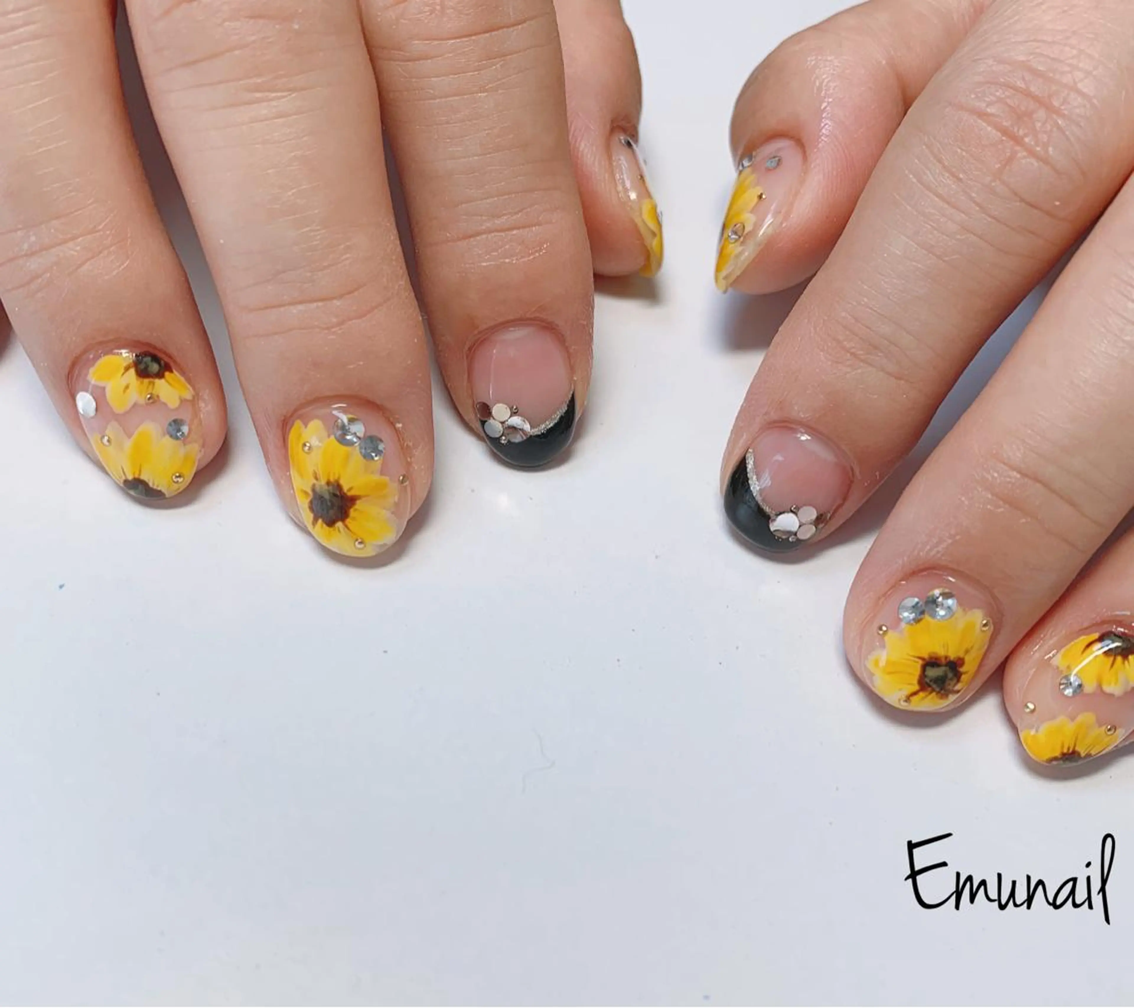 ネイル ハンドネイル Emu Nailのネイルデザイン